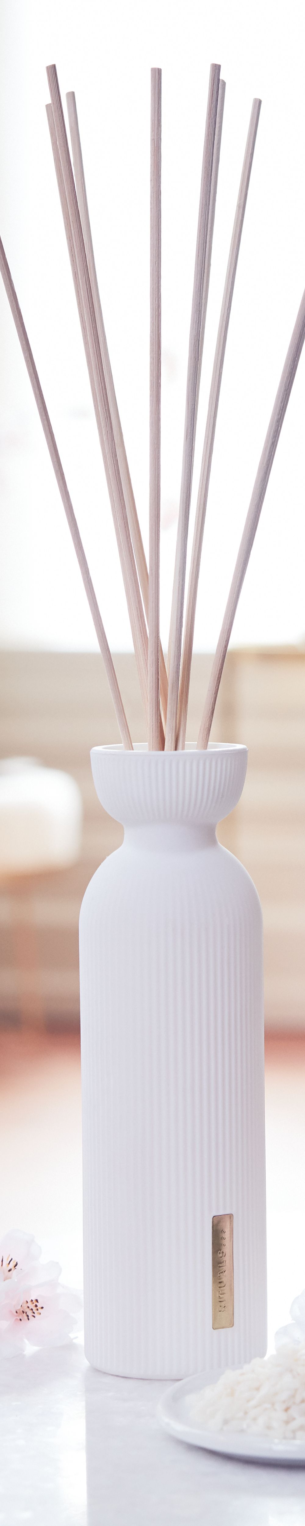 Mini bâtonnets parfumés Rituals de la gamme The Ritual of Sakura, 70 ml – vue 3
