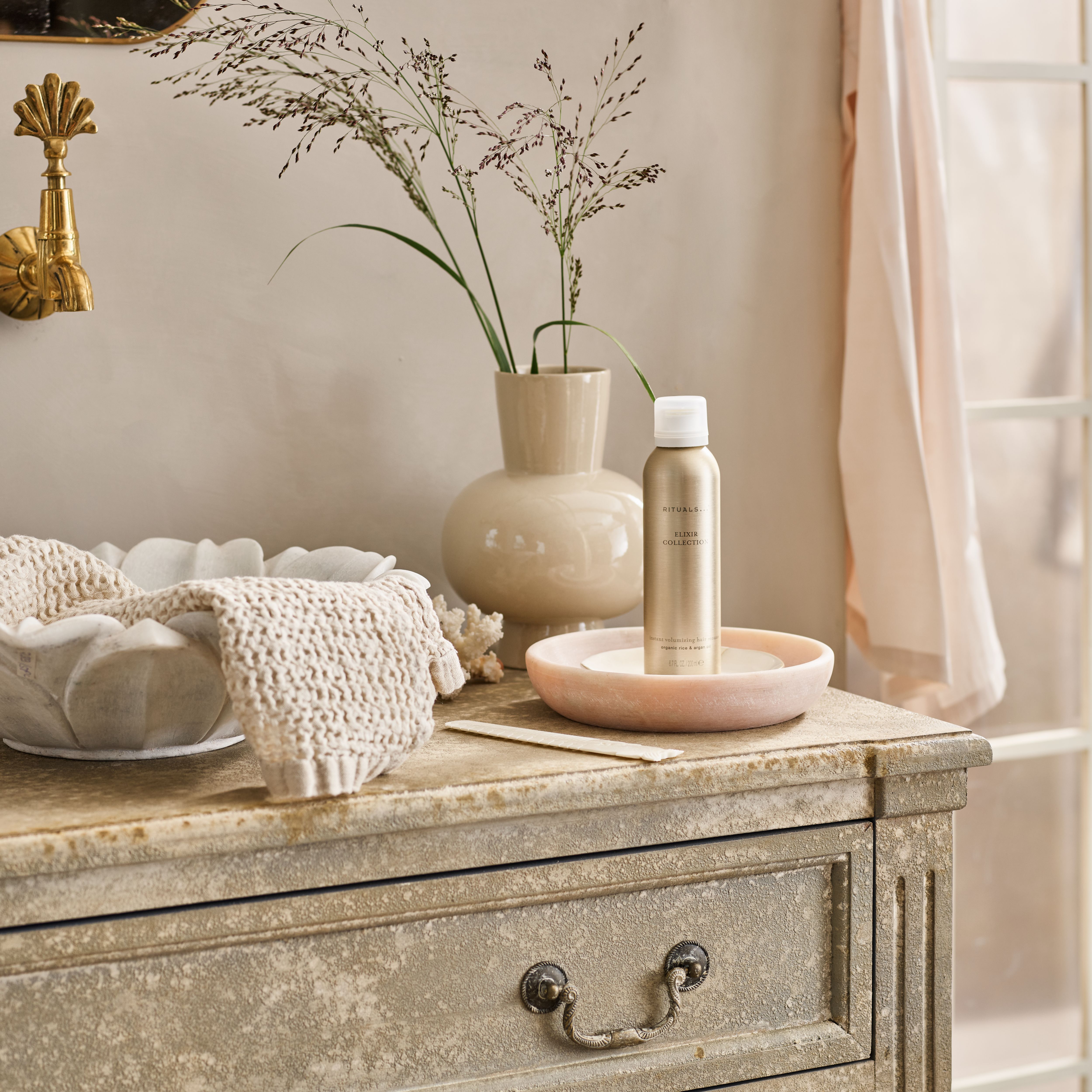 Elixir Collection Instant Volumizing Hair Mousse Lifestyle How to Use