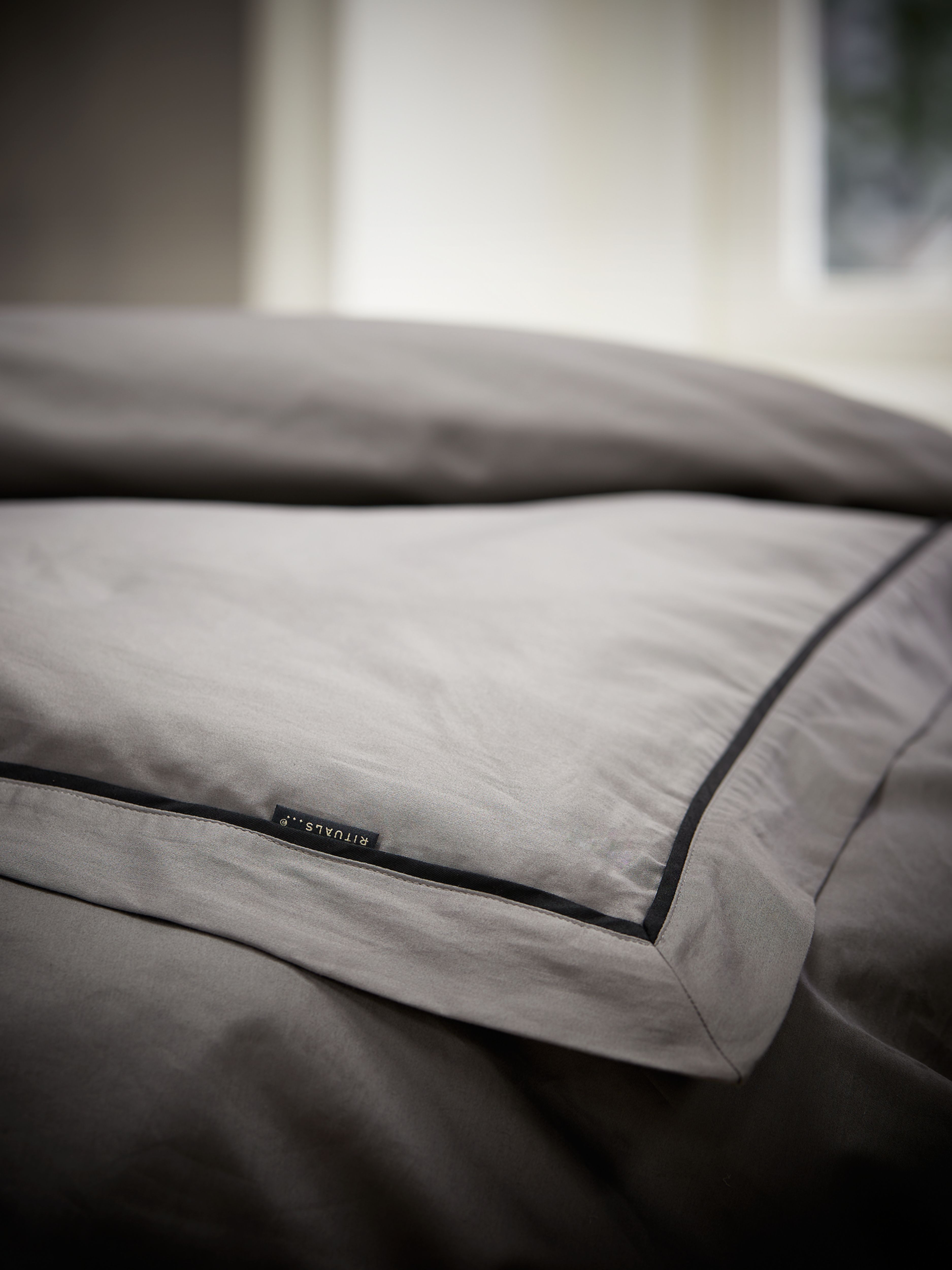 Singapore Satin Cotton Duvet Cover 140x200cm Grey Lifestyle with Product Elements