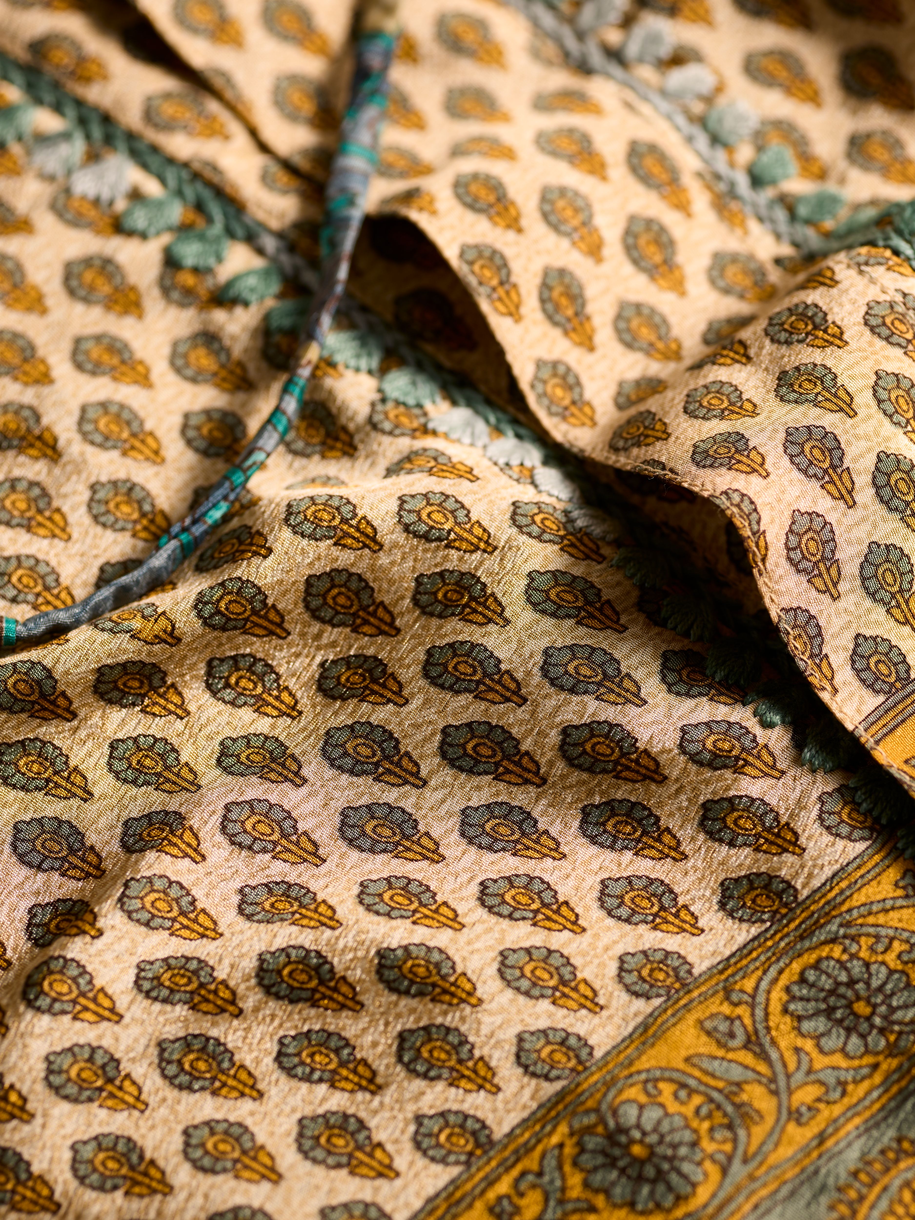 Jaypur Saree Kimono Green Flower Lifestyle with Product Elements