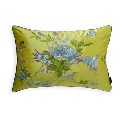 Siuvinėtas šilkinis pagalvės užvalkalas