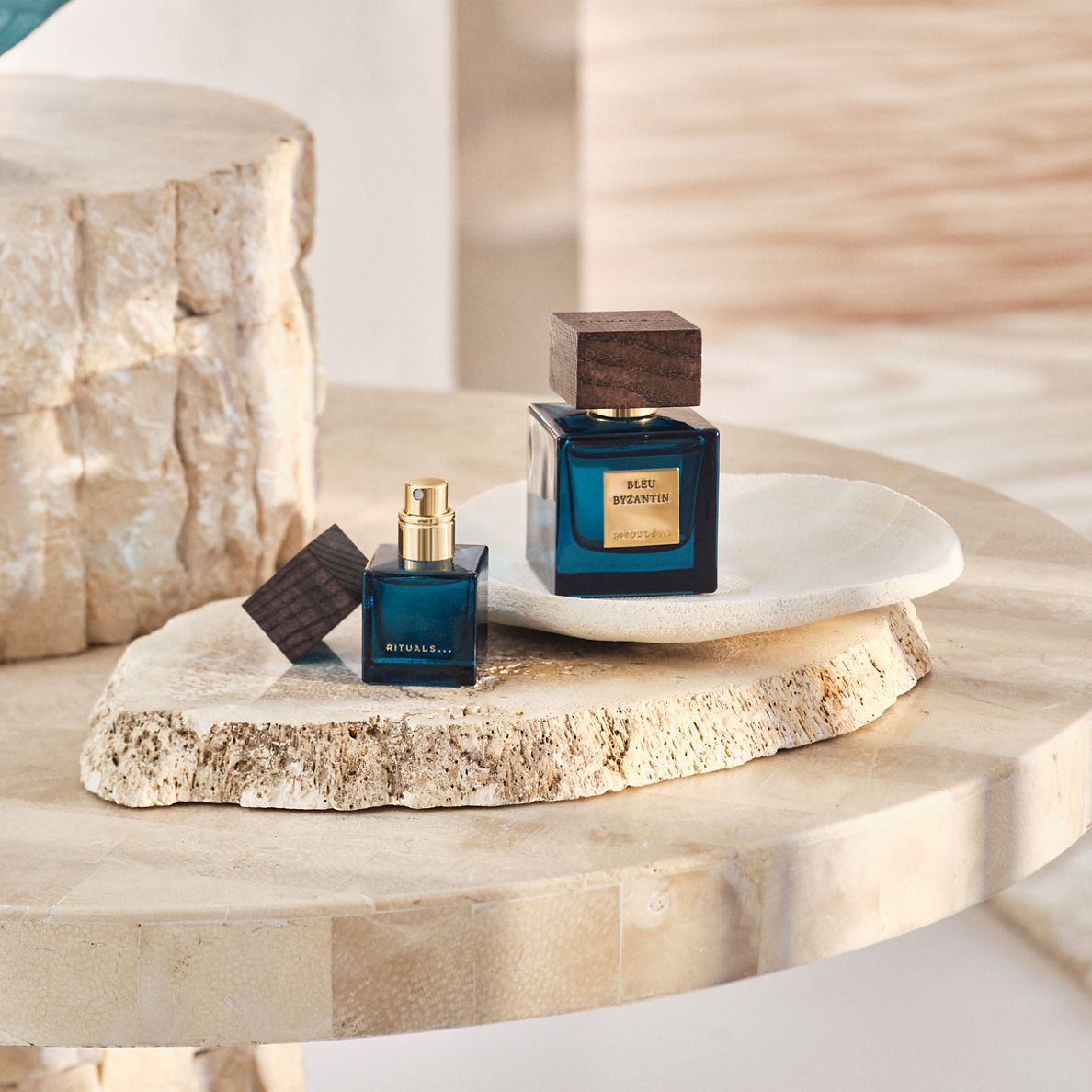 https://rituals.scene7.com/is/image/rituals/1110002-rituals-edp-bleu-byzantin-50ml:Square?resMode=sharp2&wid=1188&hei=1188