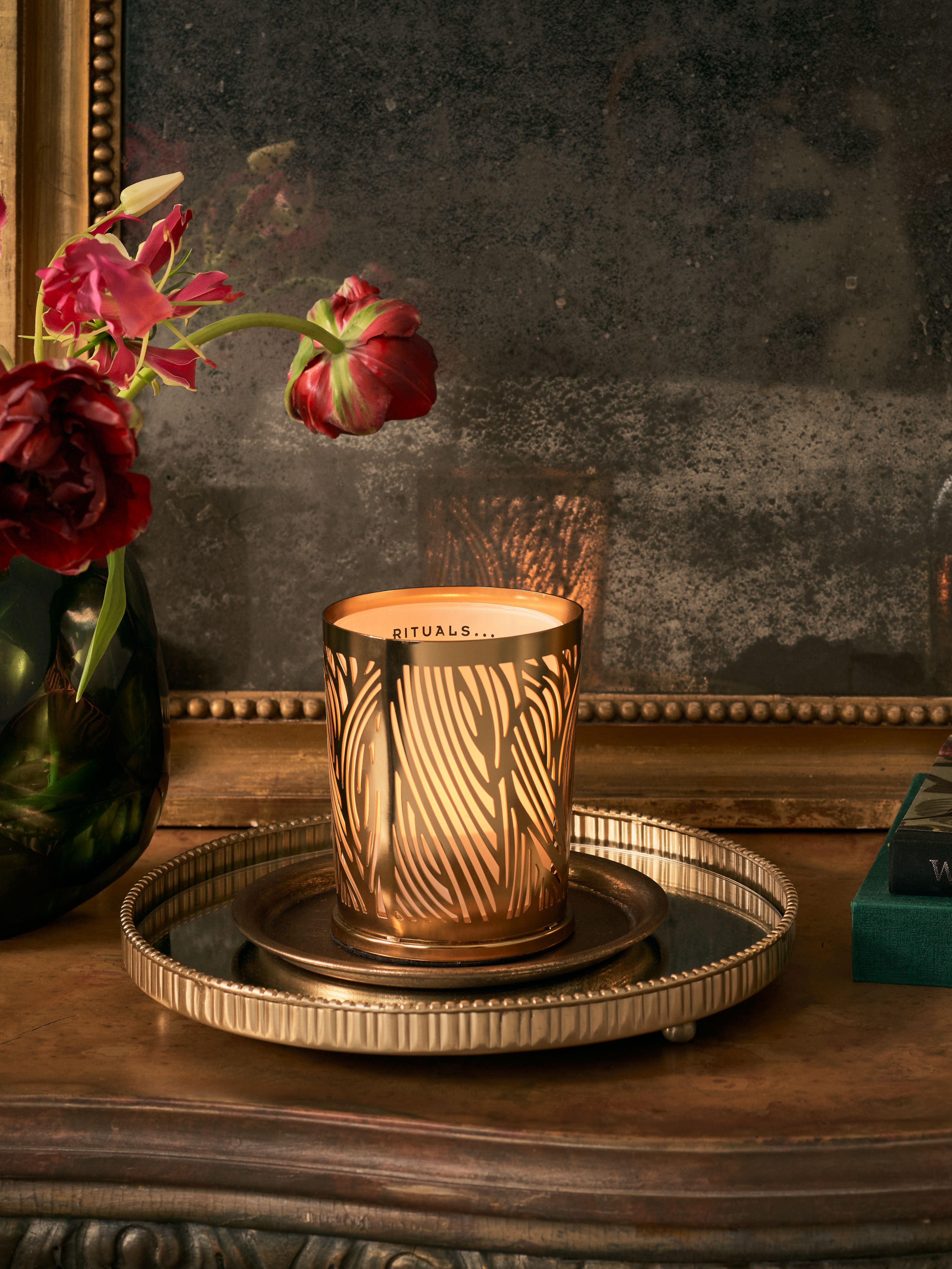 Luxury Candle Holder - Metal Leaves Gold Lifestyle with Product