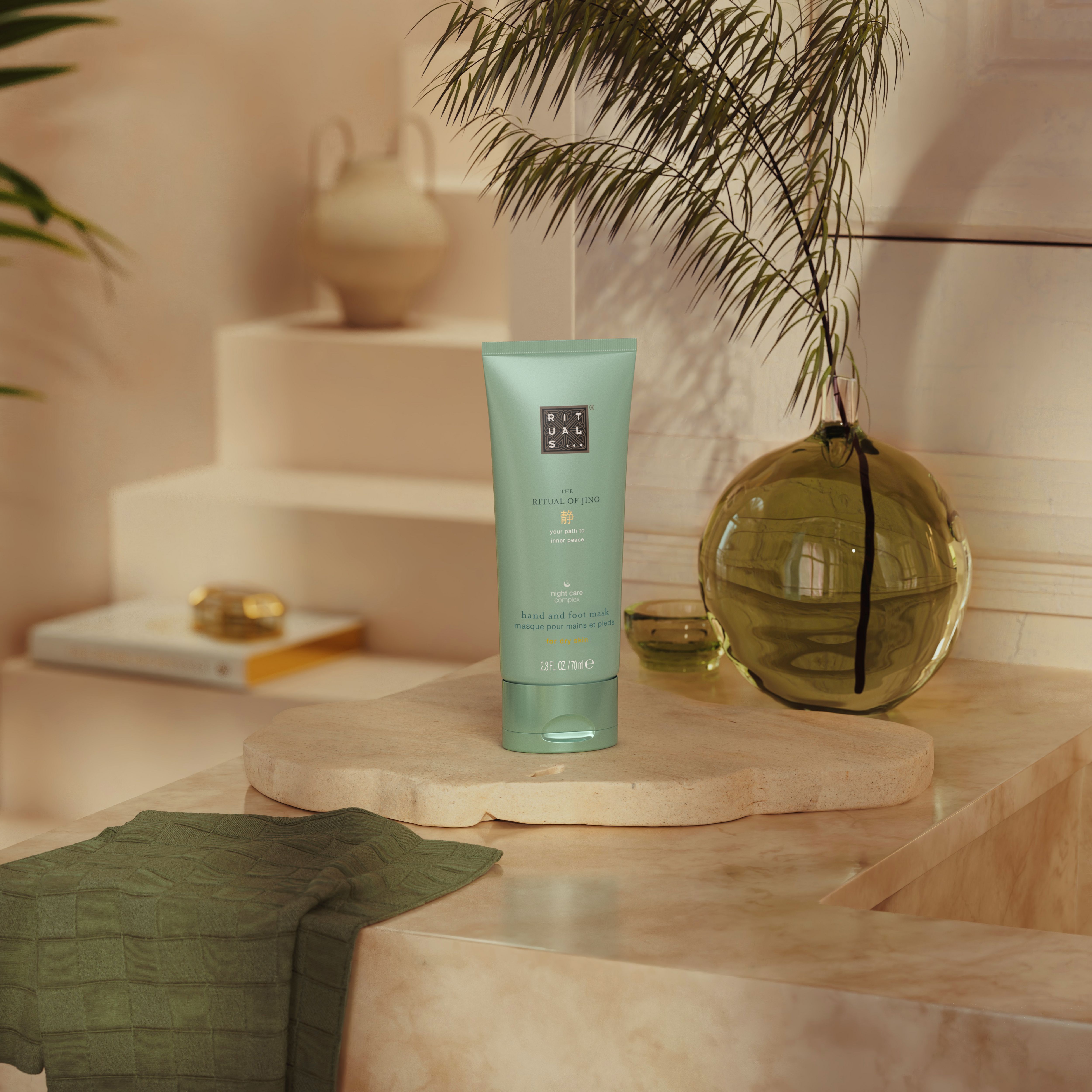 https://rituals.scene7.com/is/image/rituals/1114331-ji24001-jing-hand-foot-mask-70ml:Square?resMode=sharp2