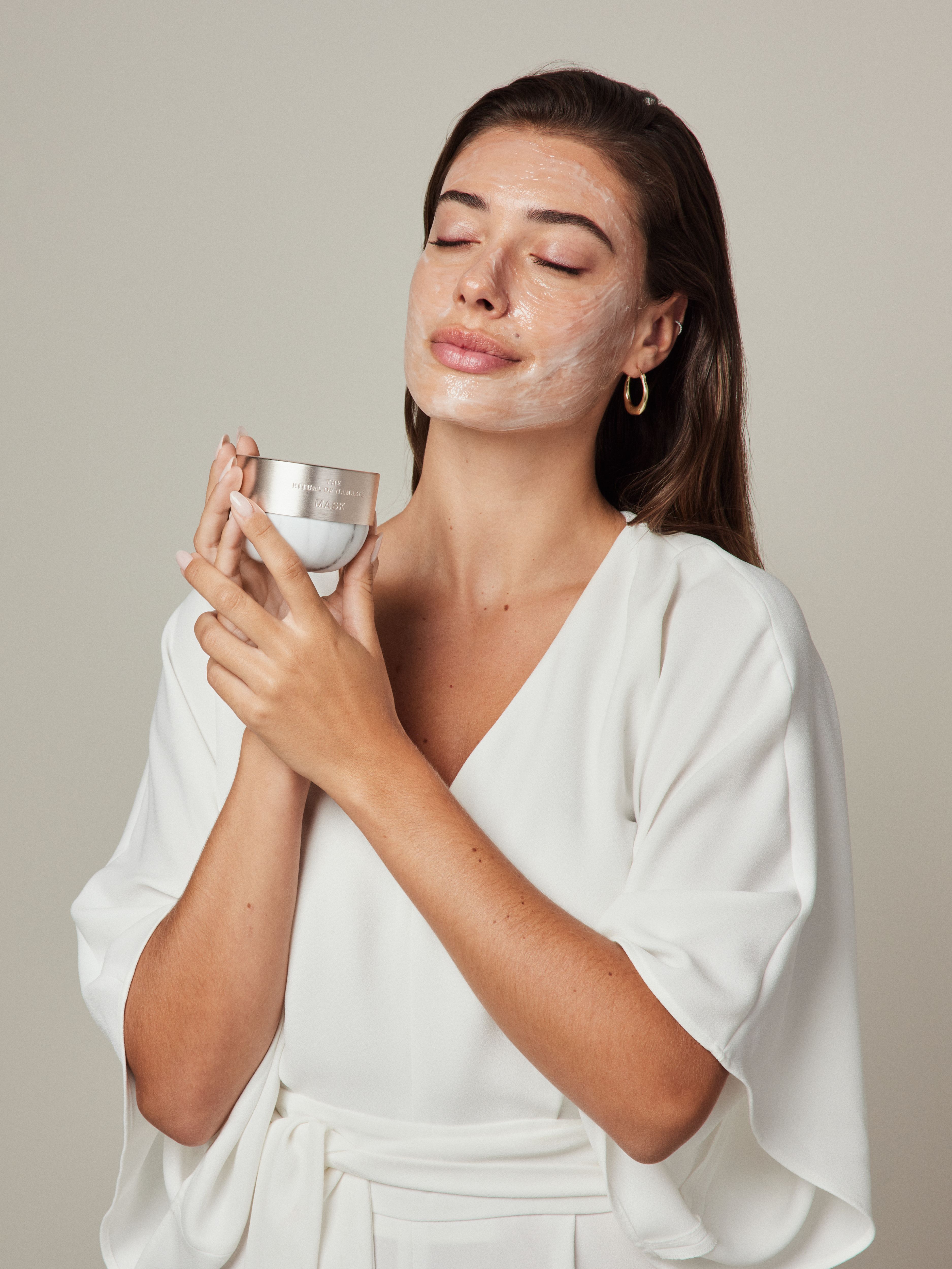 The Ritual of Namaste Glow Mask Outlet Studio with Model and Product