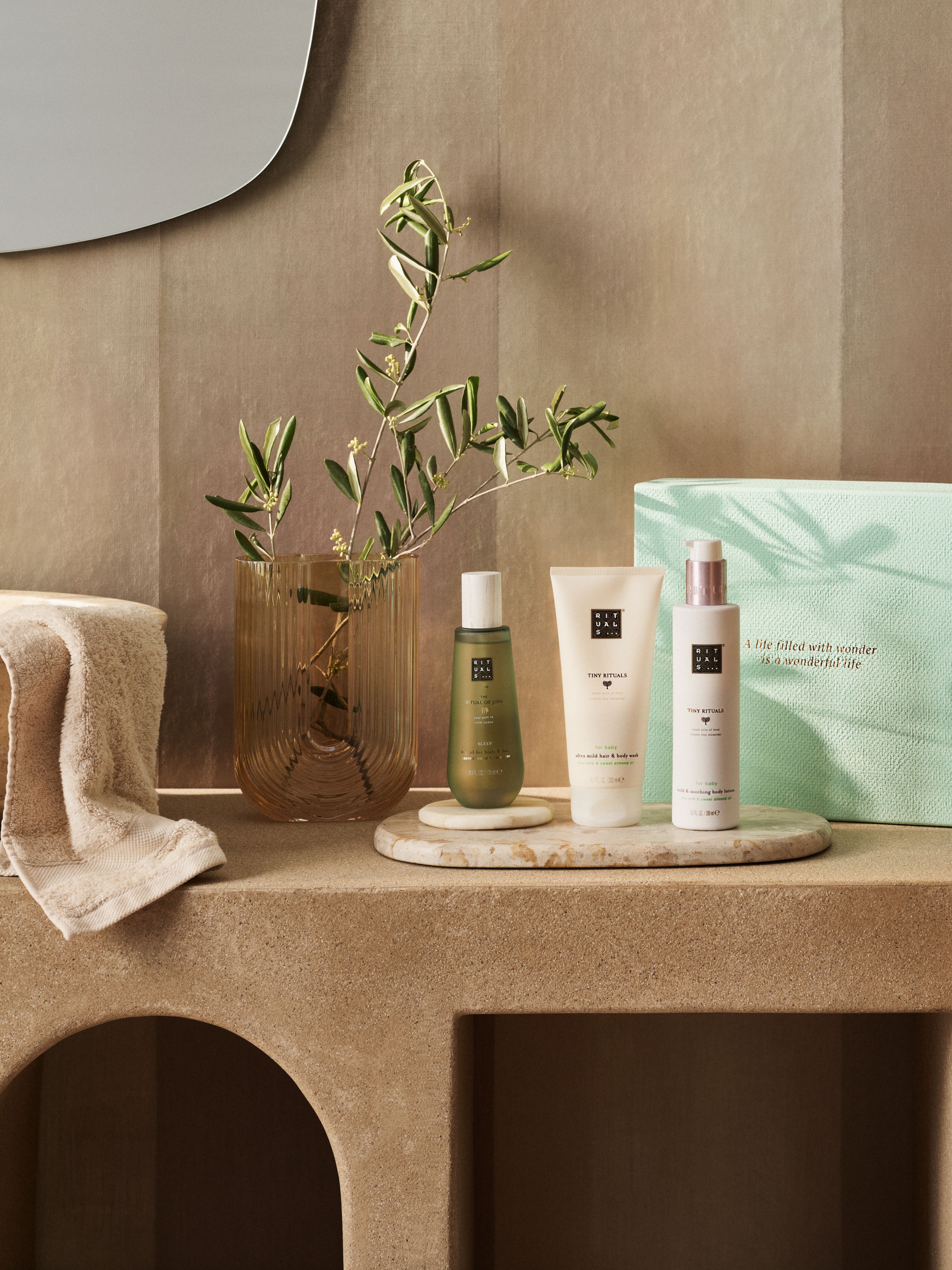 Tiny Rituals - Baby & Mom Lifestyle with Closed Pack