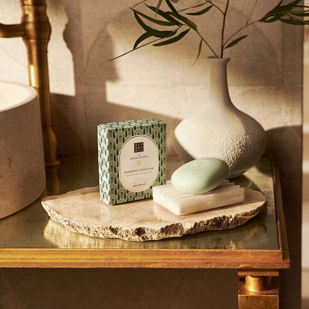 https://rituals.scene7.com/is/image/rituals/1115505-rituals-26-jing-2023-shampoo-shower-bar:Square?resMode=sharp2&wid=1013&hei=1013