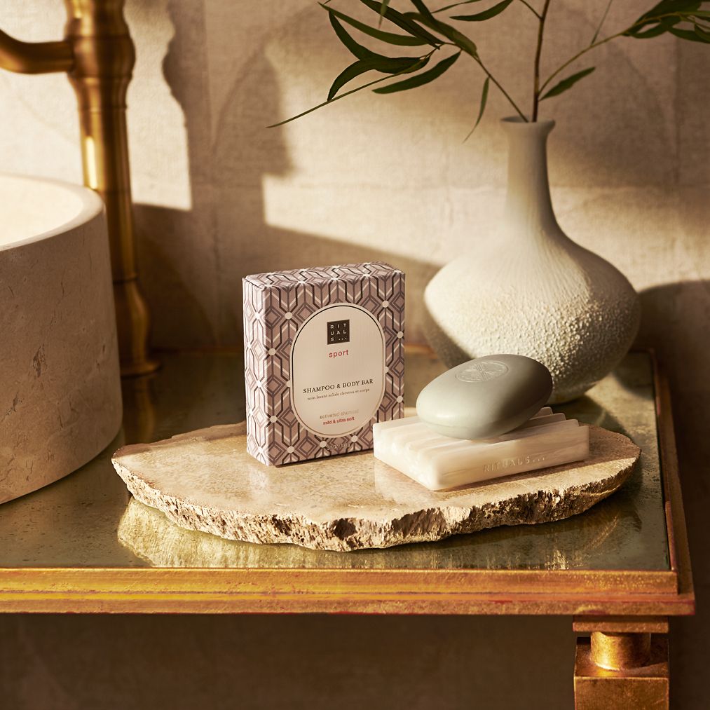 https://rituals.scene7.com/is/image/rituals/1115513-rituals-31-sport-2023-shampoo-shower-bar:Square?resMode=sharp2&wid=1013&hei=1013