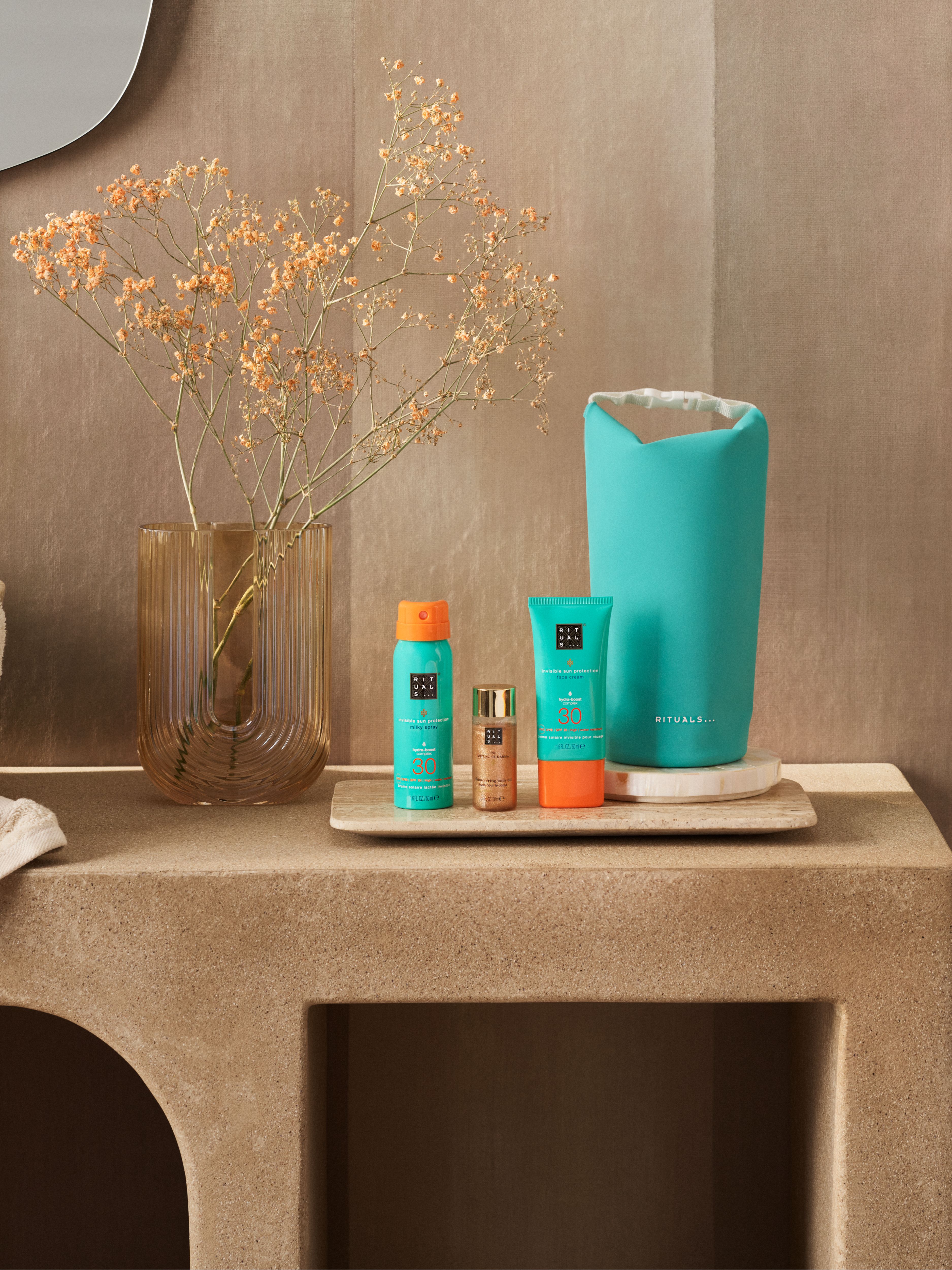 Karma Sun Trial Set Lifestyle with Closed Pack