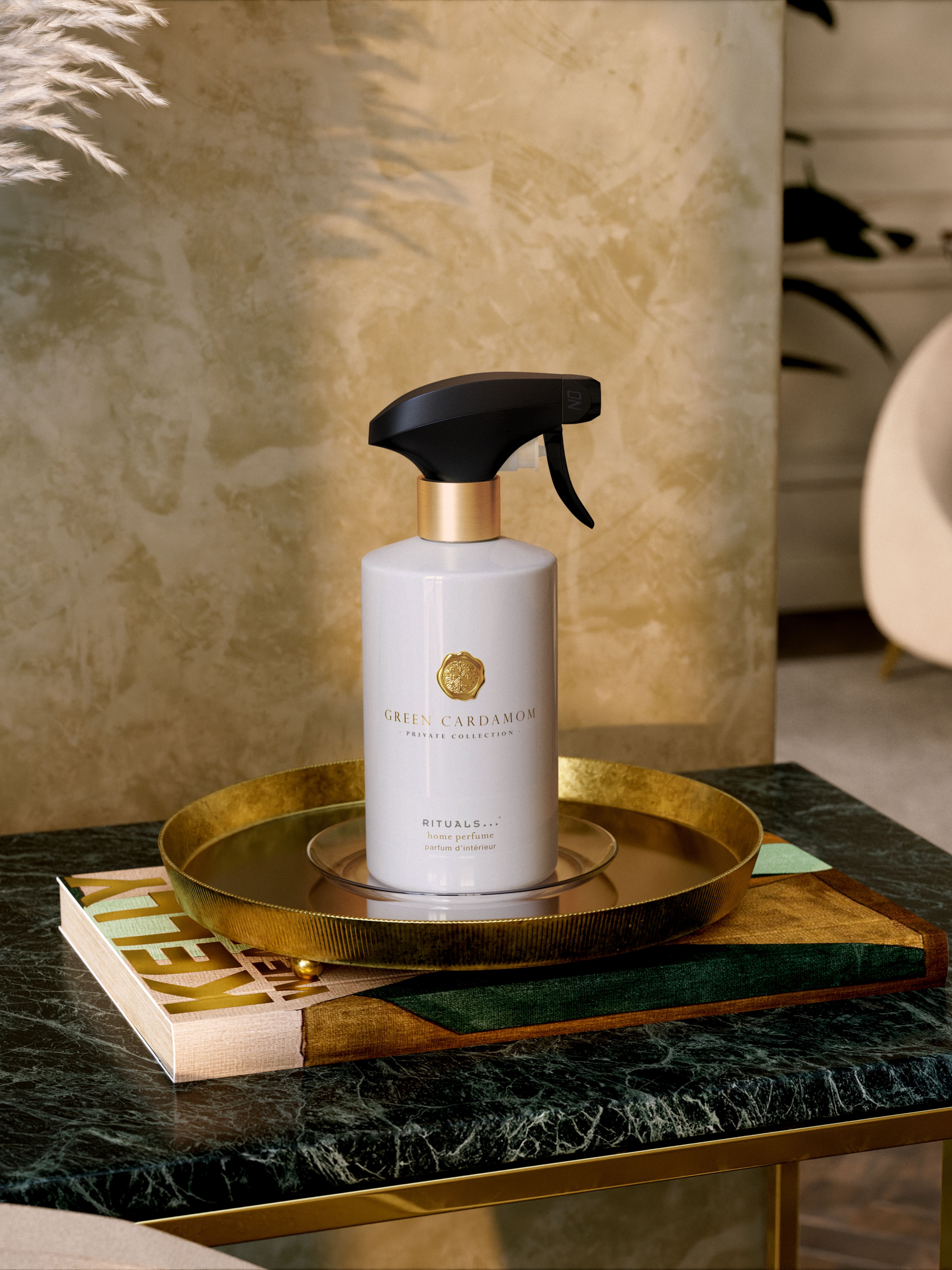 Green Cardamom Parfum d'Interieur Lifestyle with Product