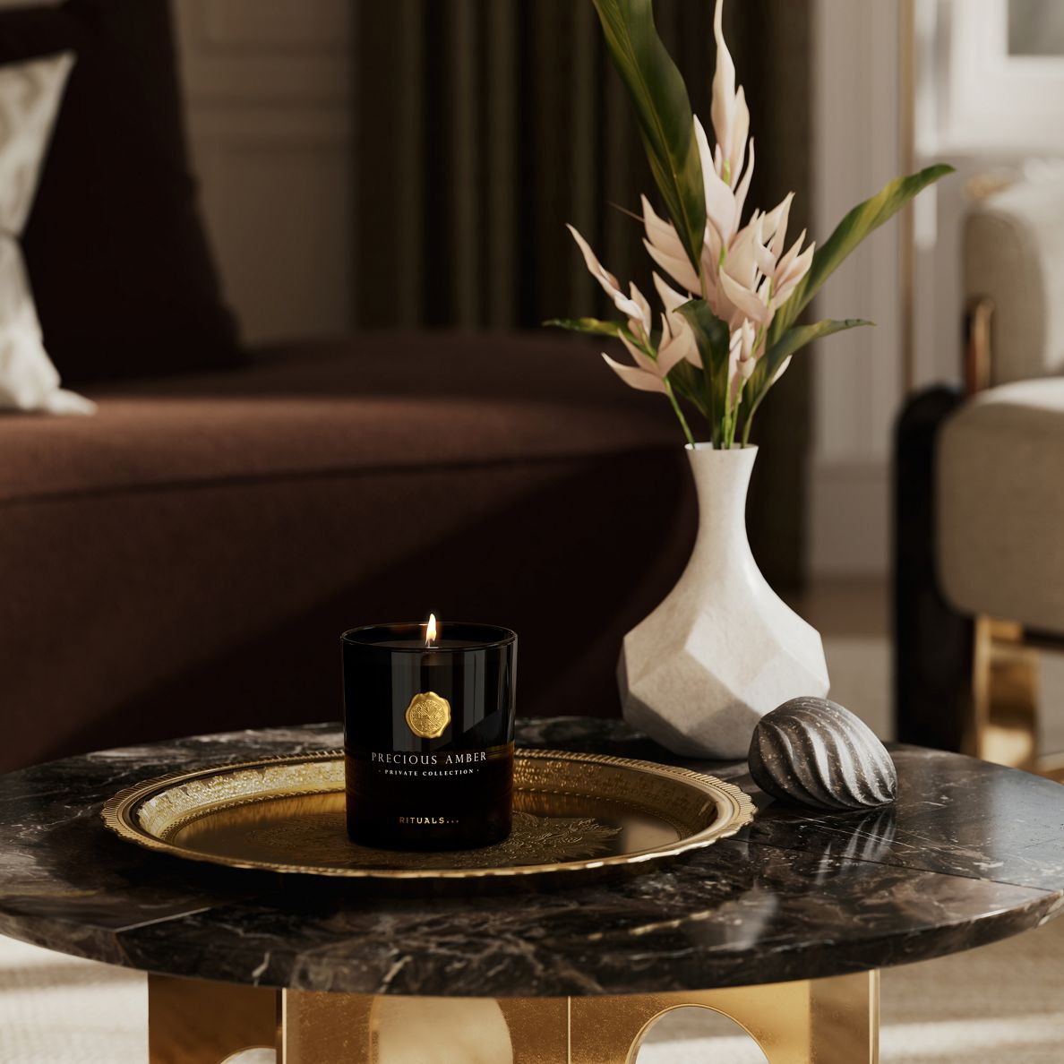https://rituals.scene7.com/is/image/rituals/1115739-pr25001-precious-amber-candle-360g:Square?resMode=sharp2&wid=1188&hei=1188