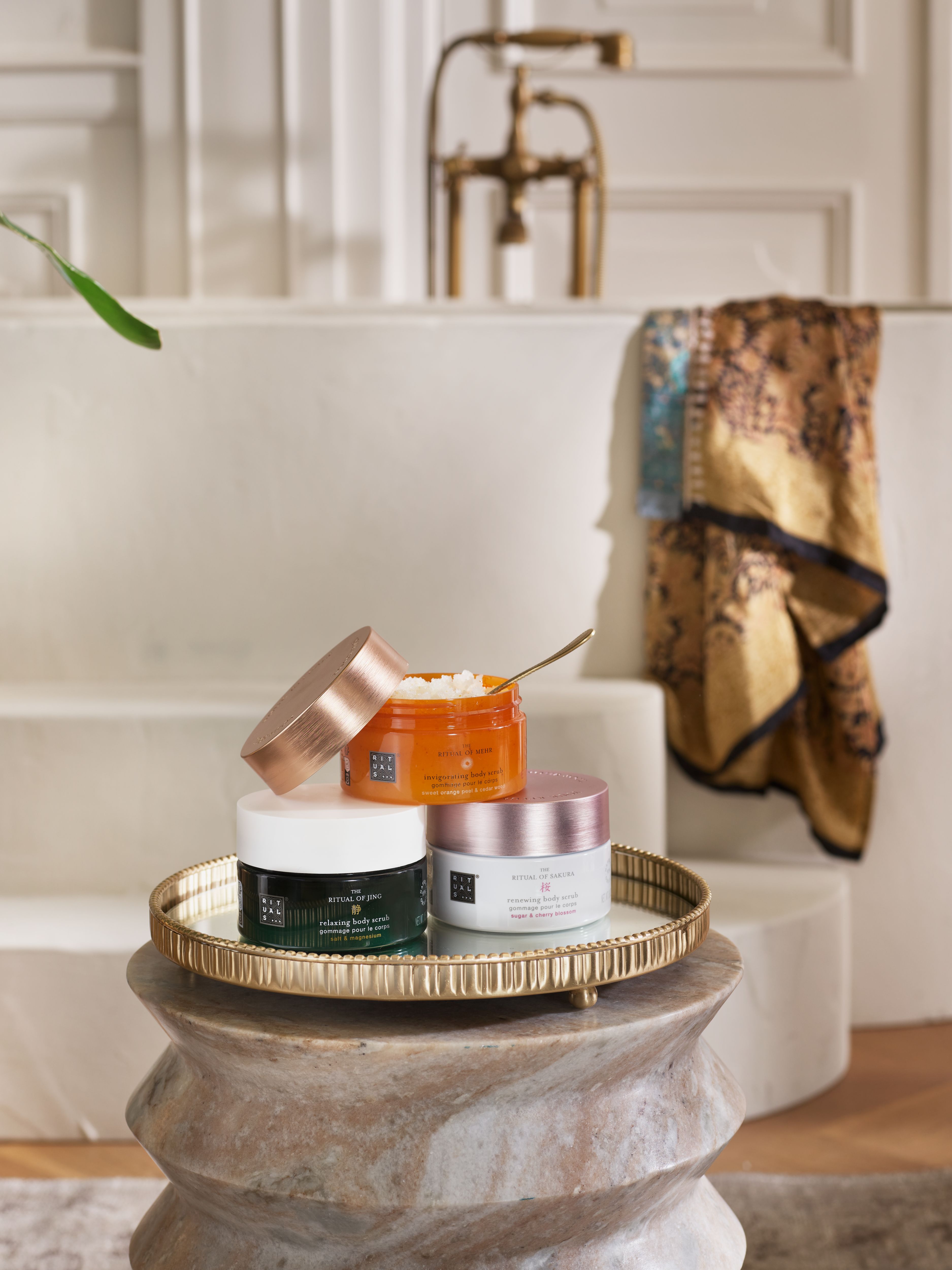 The Ritual of Sakura Body Scrub