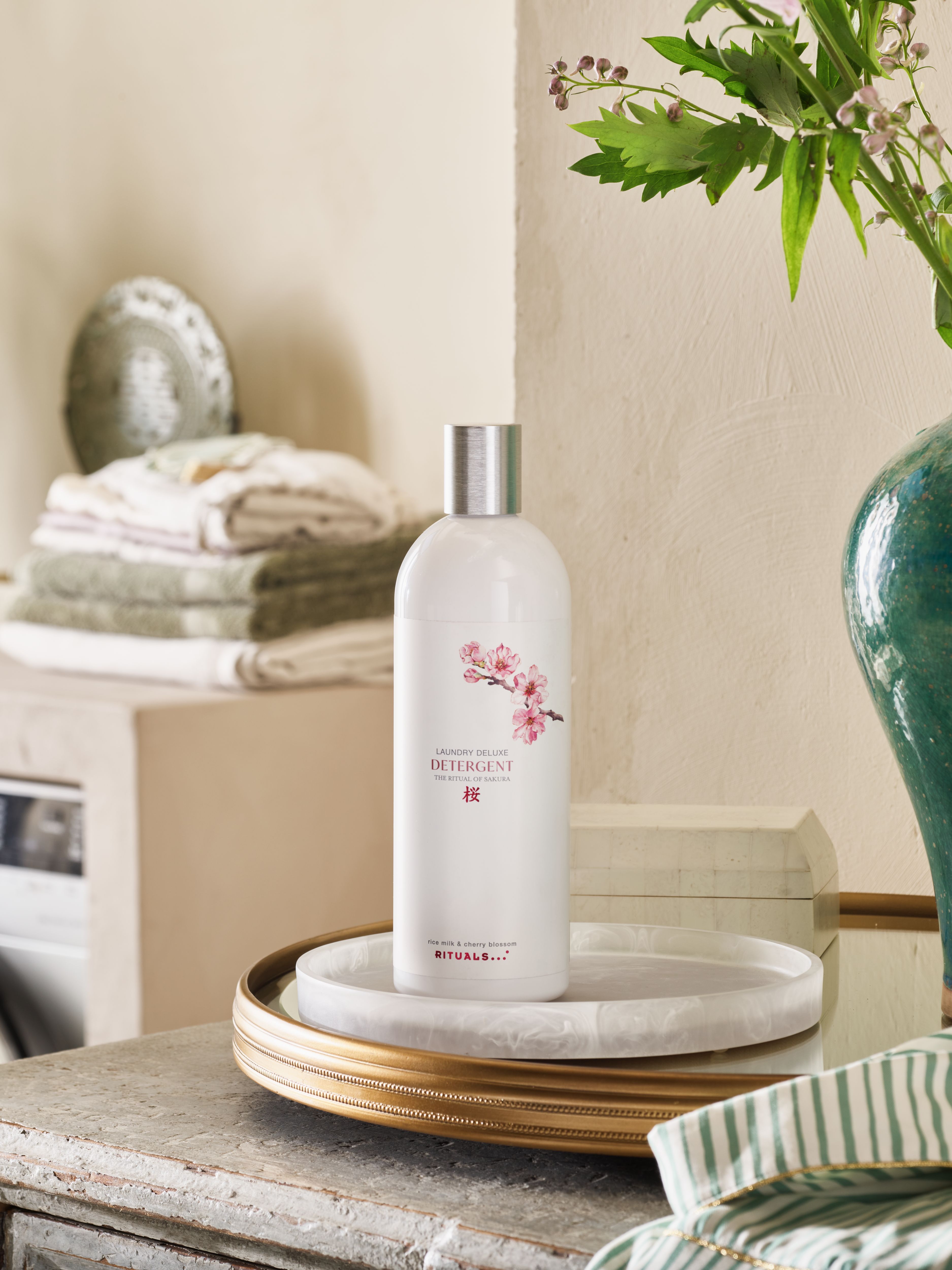 The Ritual of Sakura Detergent 1000ml Lifestyle with Product