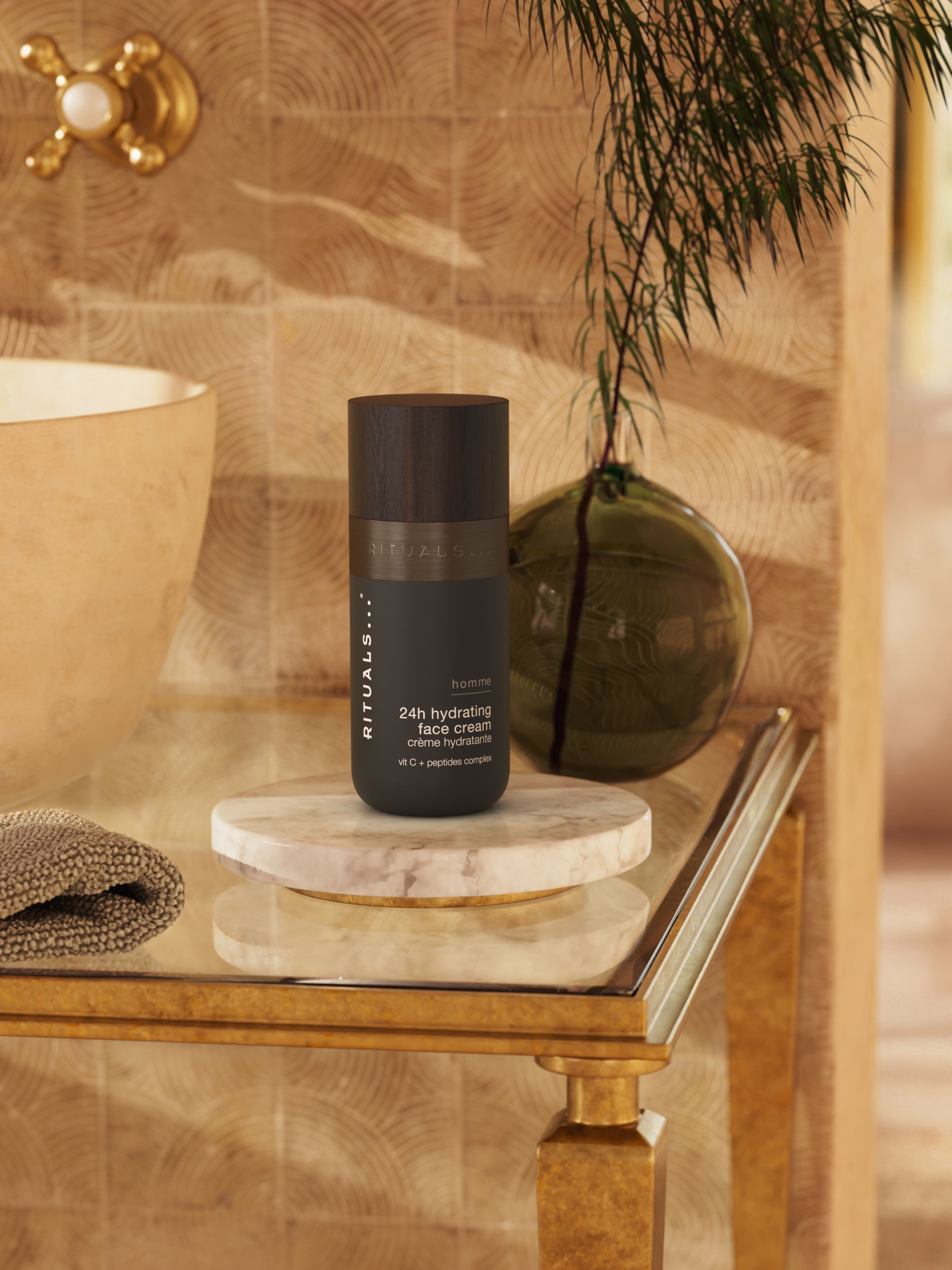 Homme 24h Hydrating face cream 50ml Lifestyle with Product