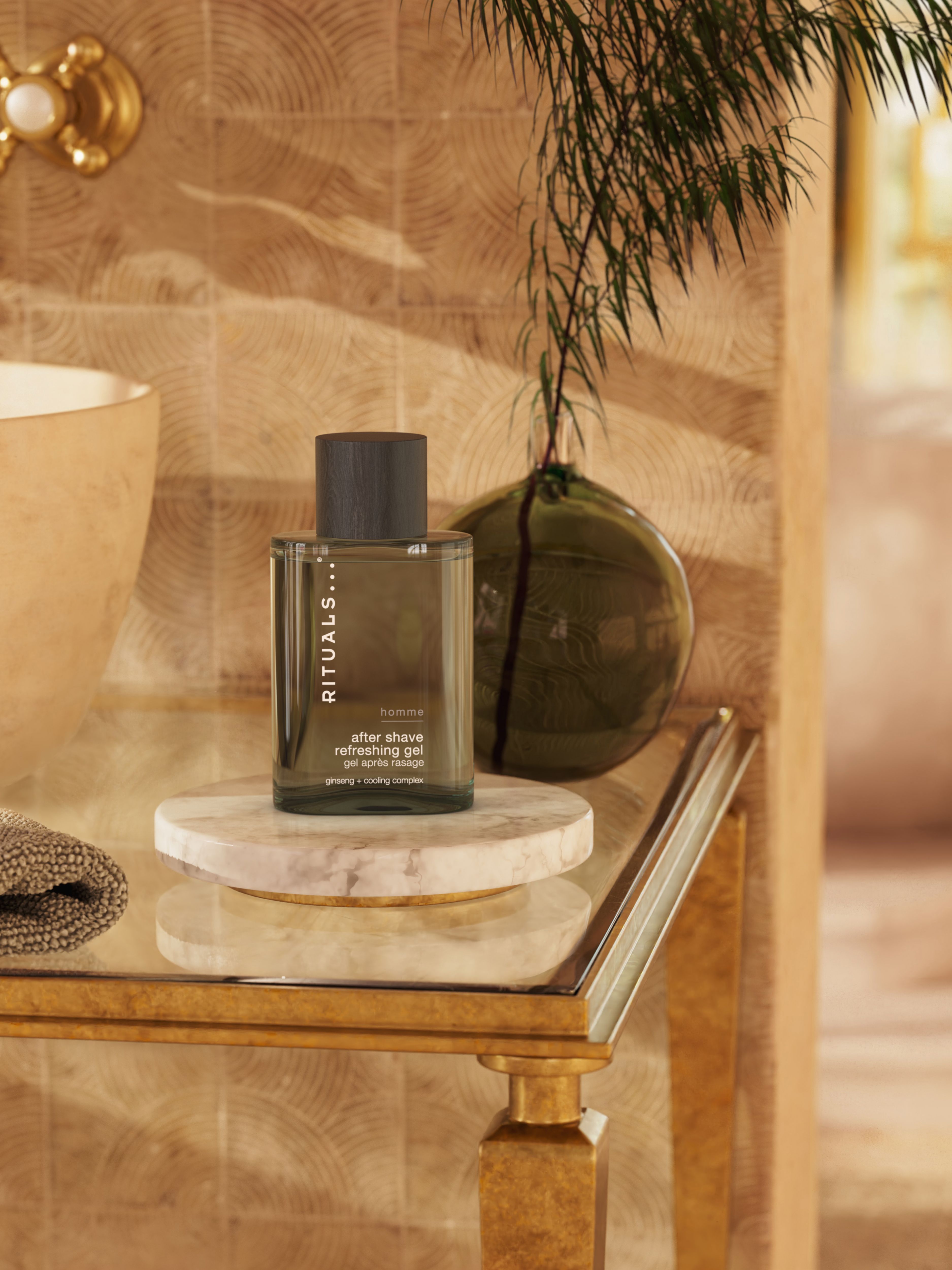 Homme After Shave Refreshing Gel Lifestyle with Product