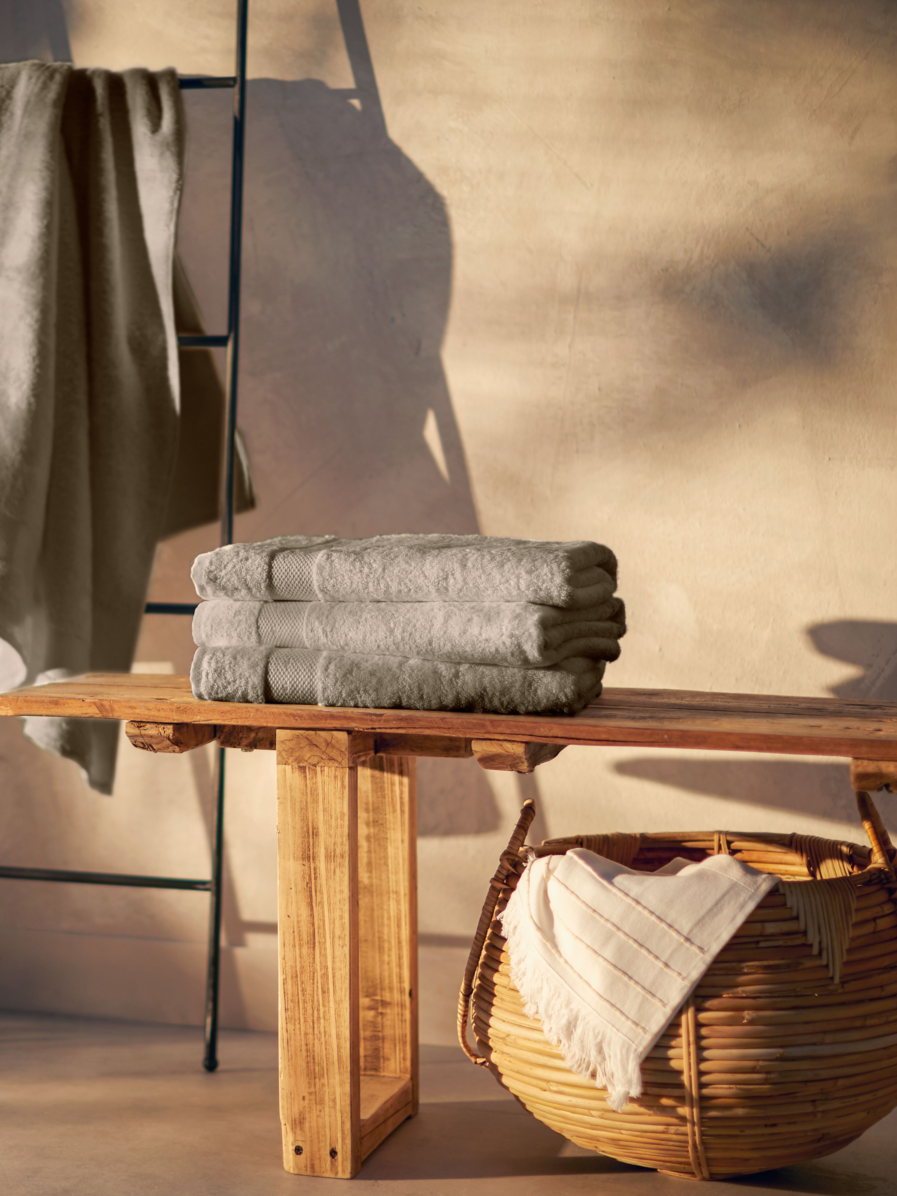 Super Smooth Cotton Bath Towel 70x140cm Sand Lifestyle with Product