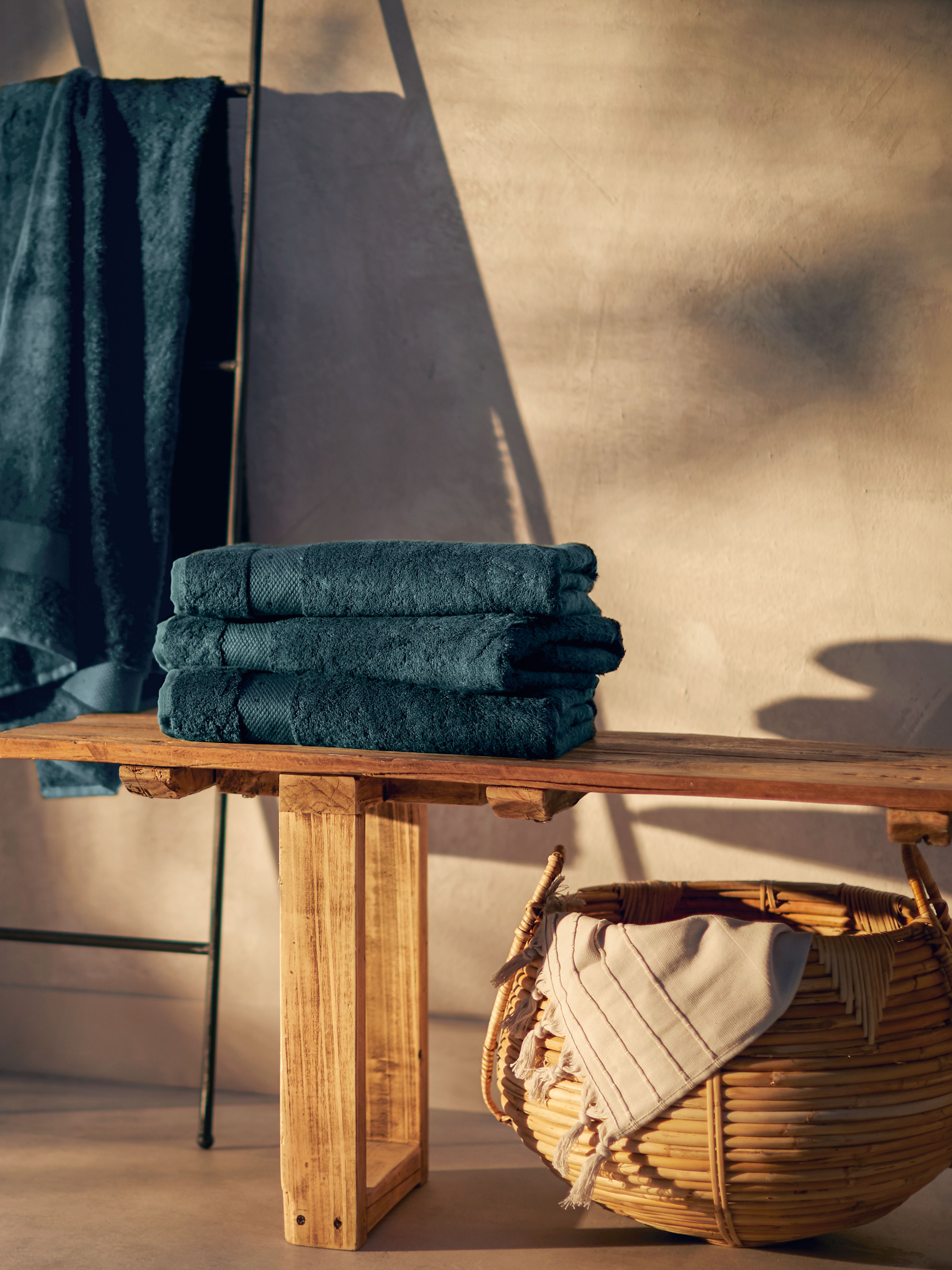 Super Smooth Cotton Bath Towel 70x140cm Petrol