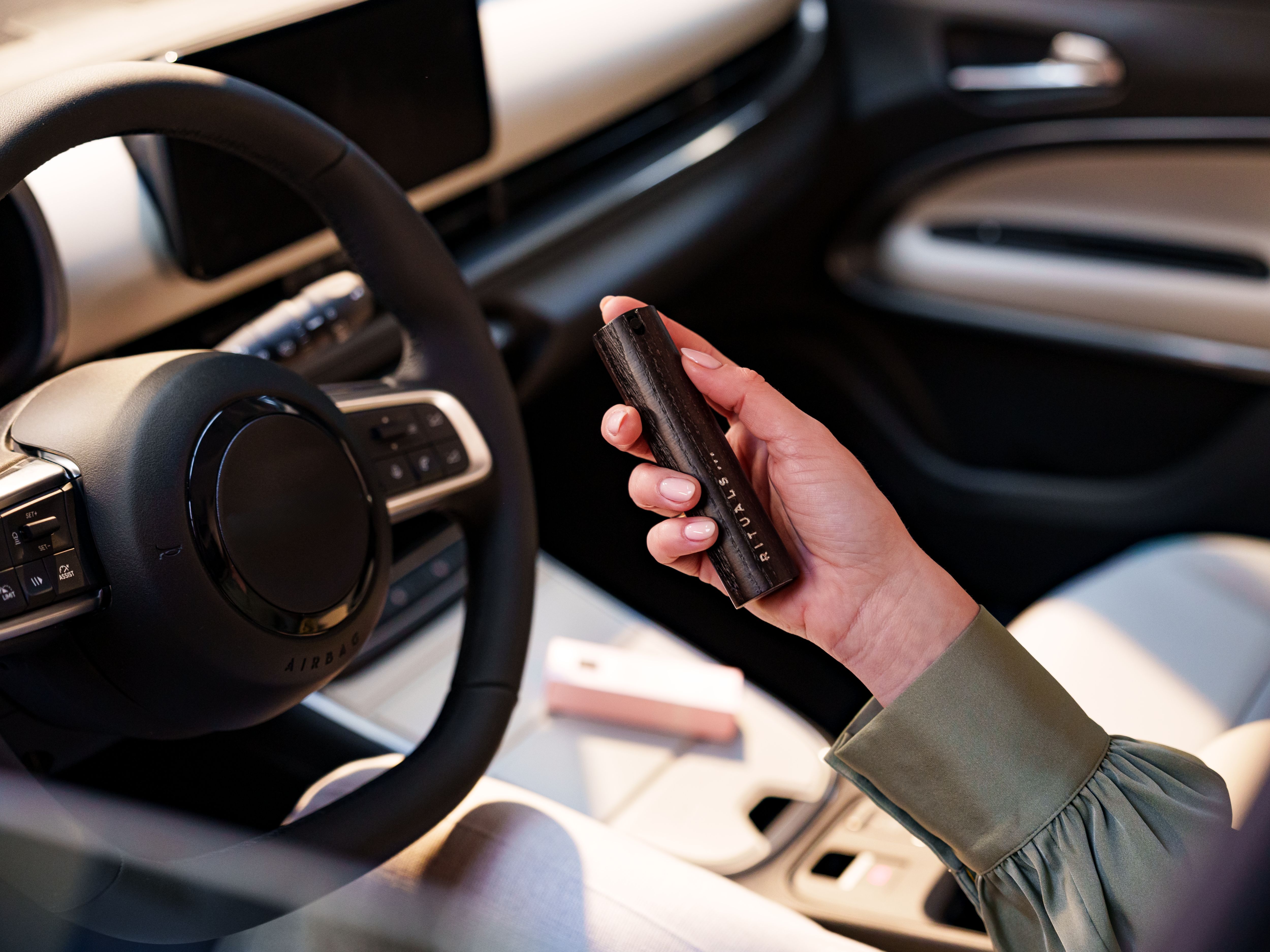 Bộ nước hoa xe hơi sang trọng