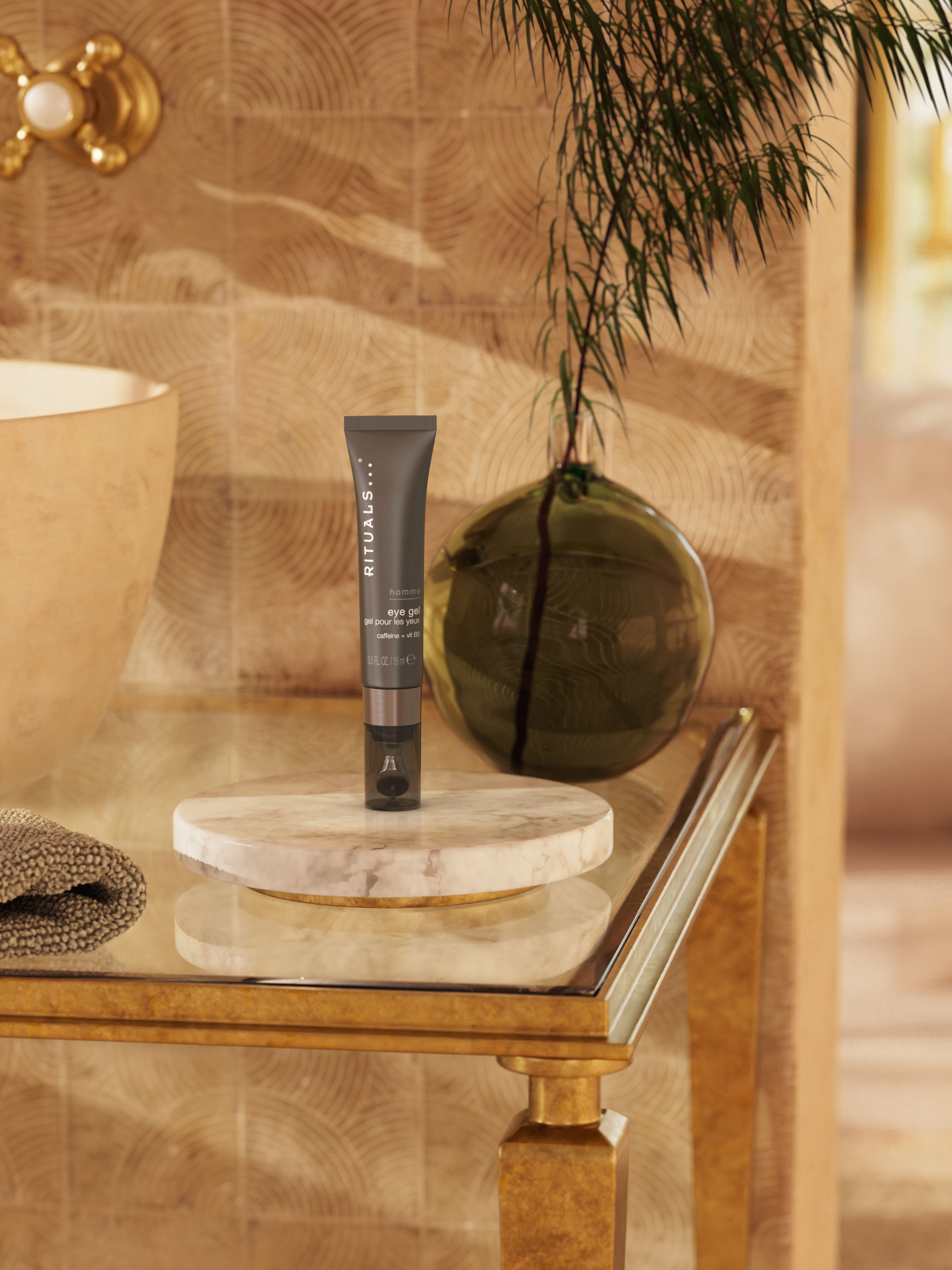 Homme Eye Gel Lifestyle with Product