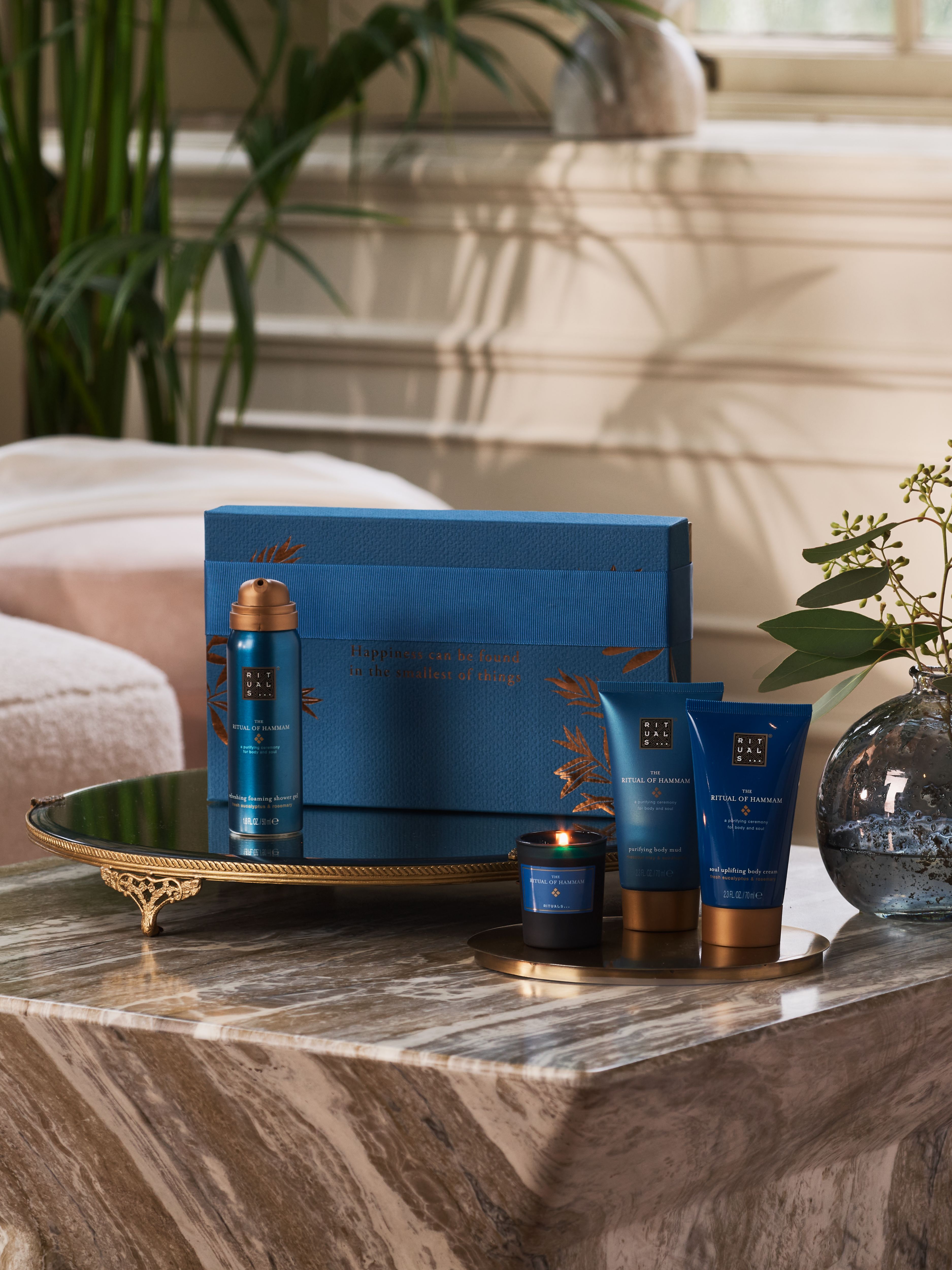 The Ritual of Hammam - Small Gift Set 2024 Lifestyle with Closed Pack