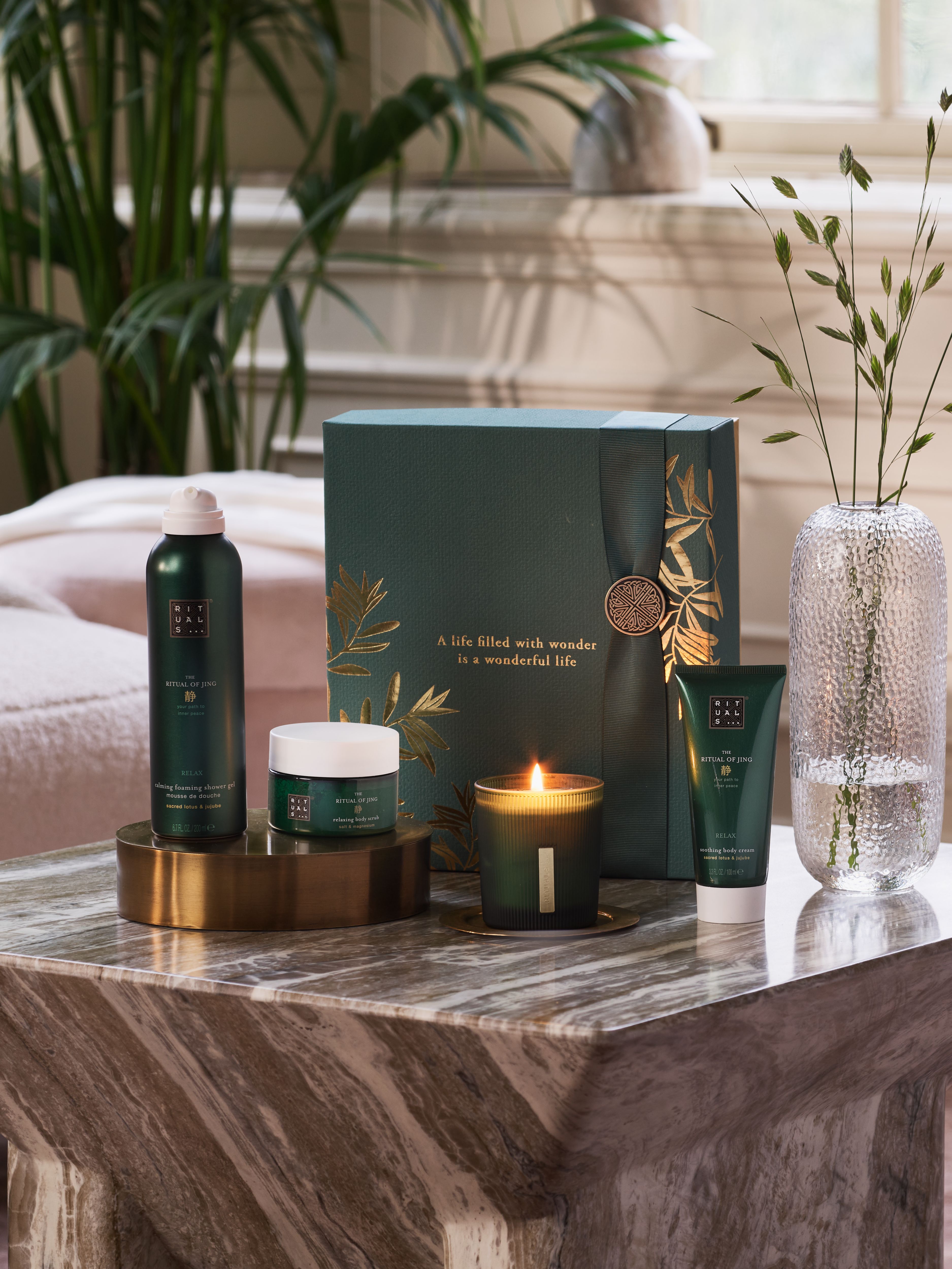 The Ritual of Jing - Medium Gift Set 2024 Lifestyle with Closed Pack