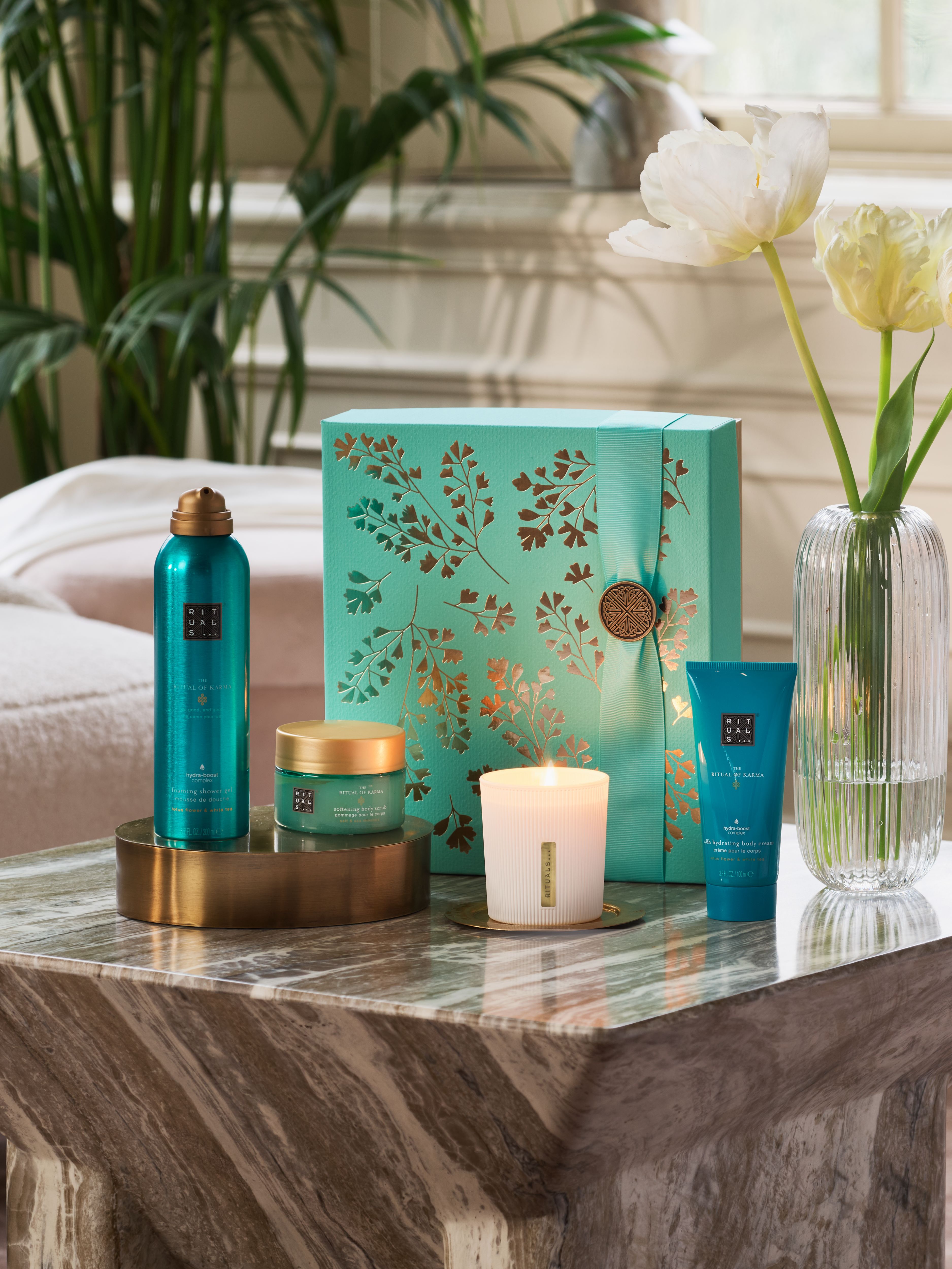 The Ritual of Karma - Medium Gift Set 2024 Lifestyle with Closed Pack