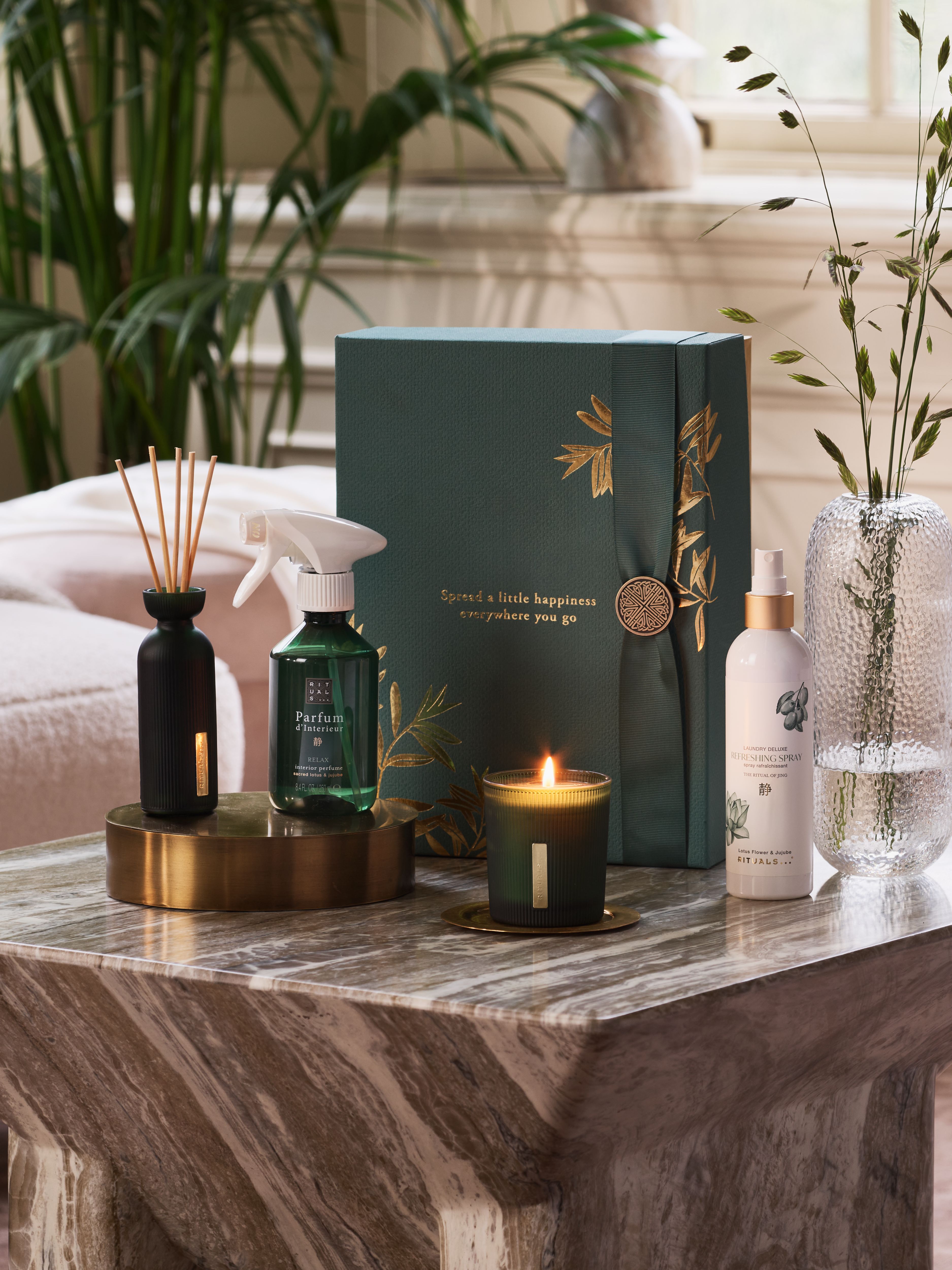 The Ritual of Jing - Large Gift Set 2023 Lifestyle with Closed Pack