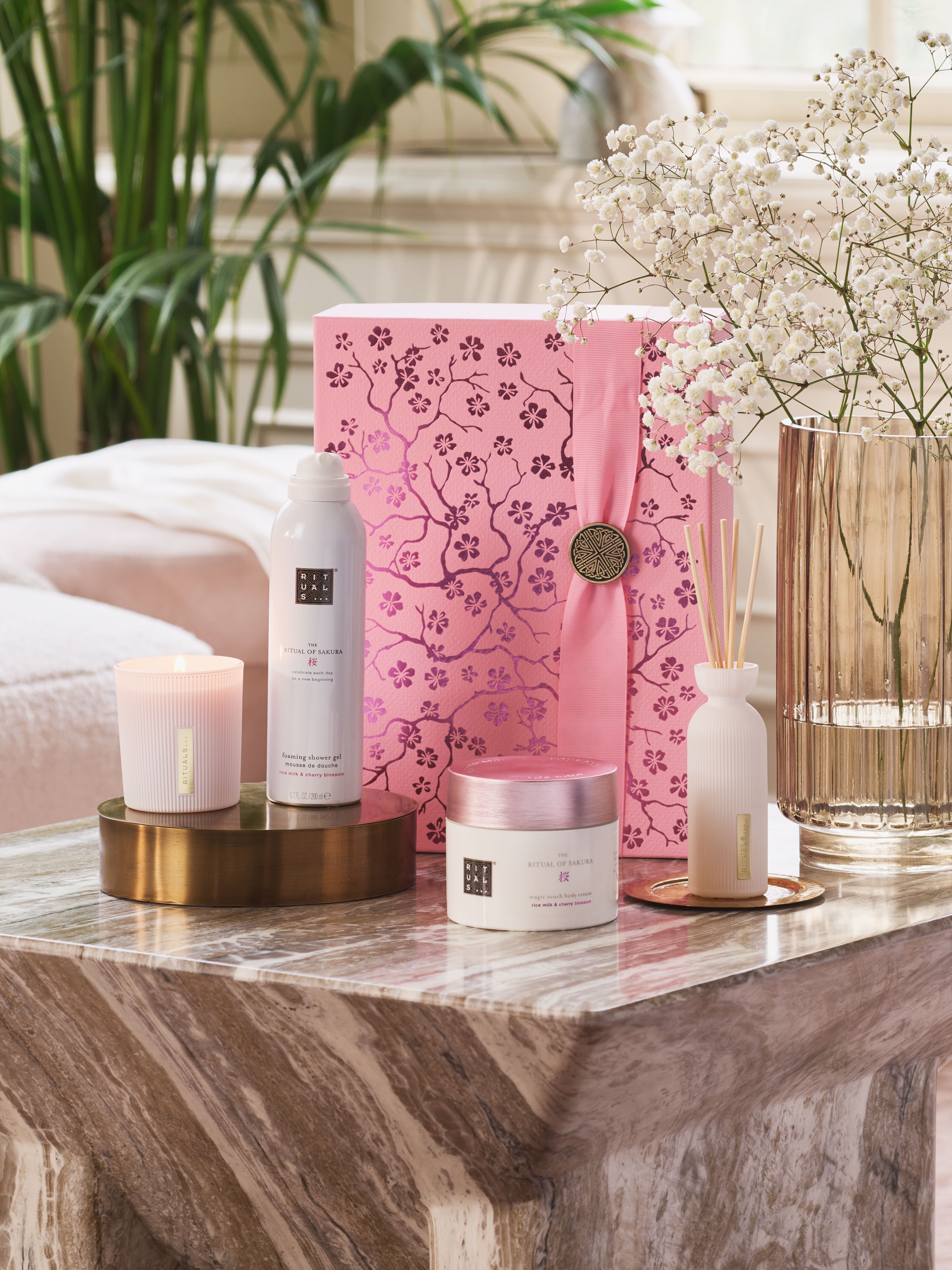 The Ritual of Sakura - Large Gift Set 2024 Lifestyle with Closed Pack