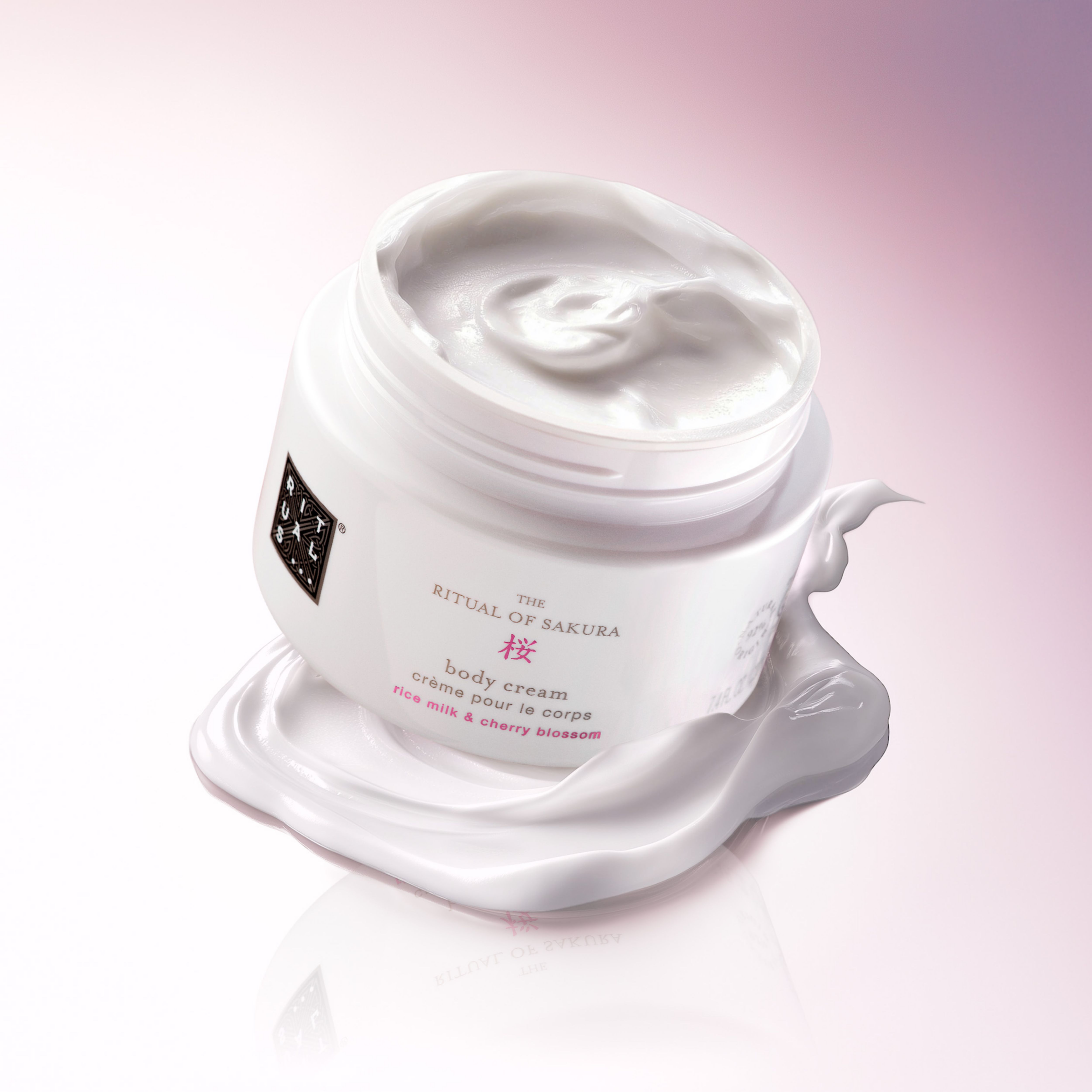 The Ritual of Sakura Body Cream 220ml Texture Image
