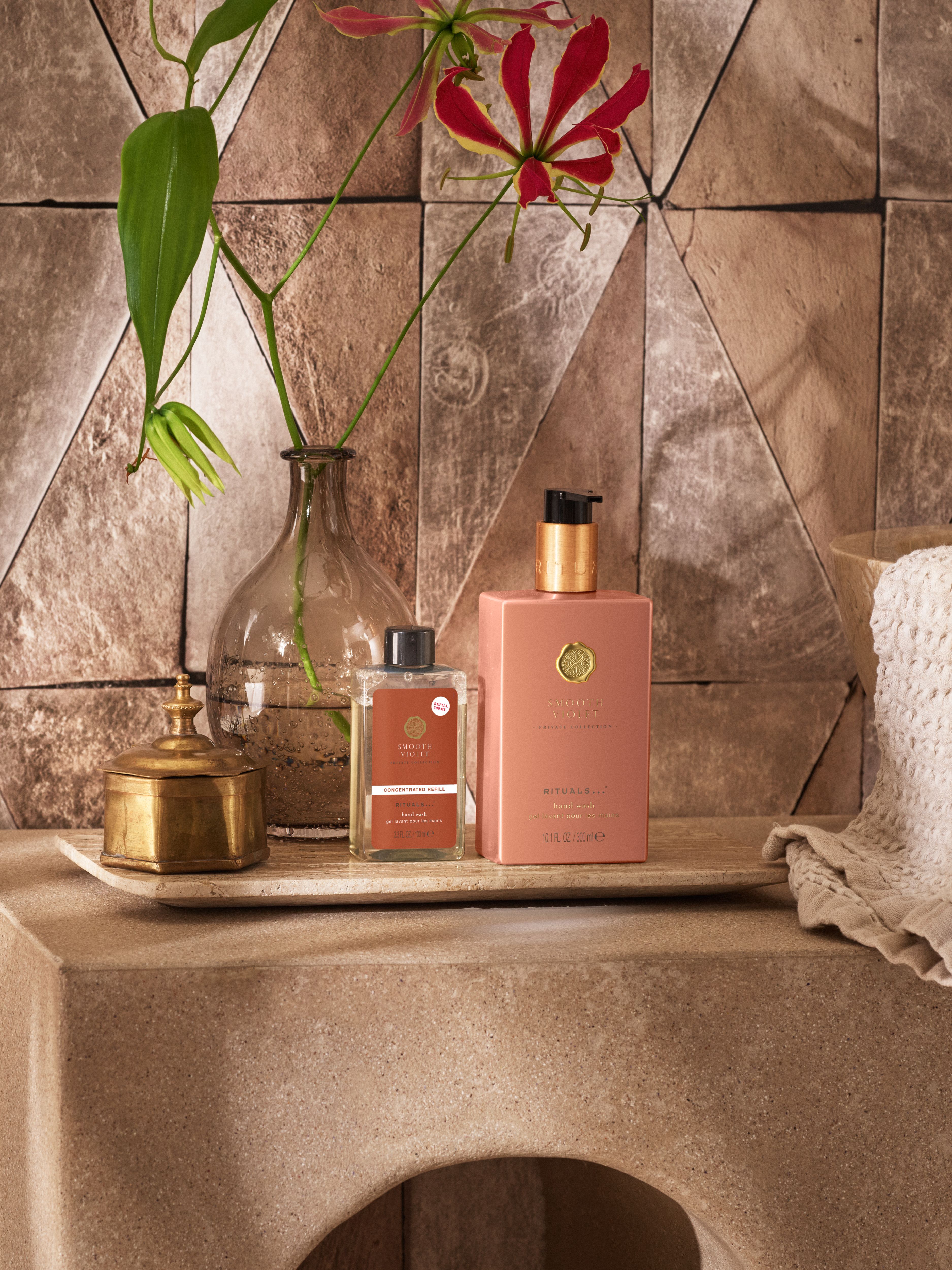 Smooth Violet Concentrated Refill Hand Wash 100ml Lifestyle with Product