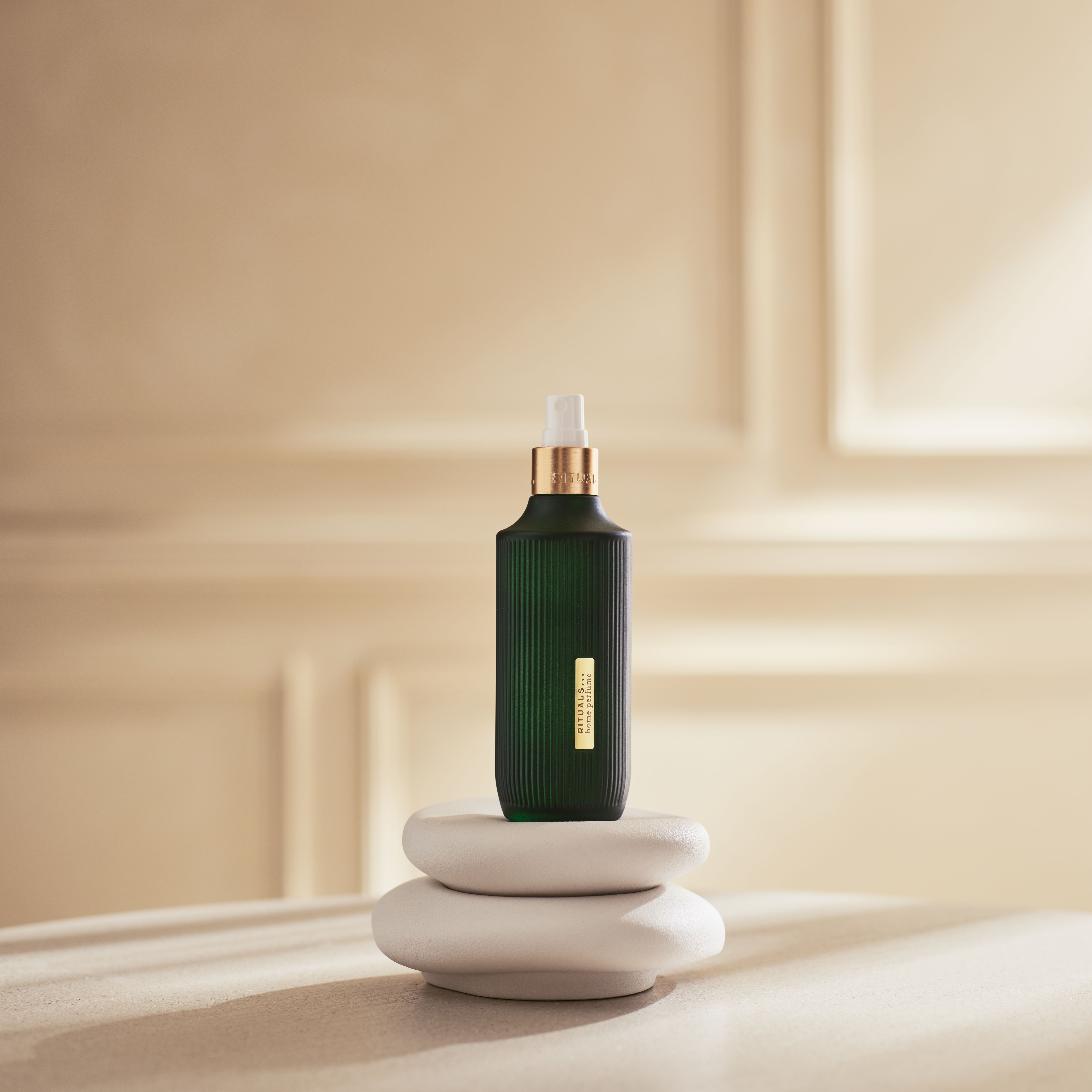 https://rituals.scene7.com/is/image/rituals/1119439-rituals-q325175-jing-2025-homeperfume:Square?resMode=sharp2