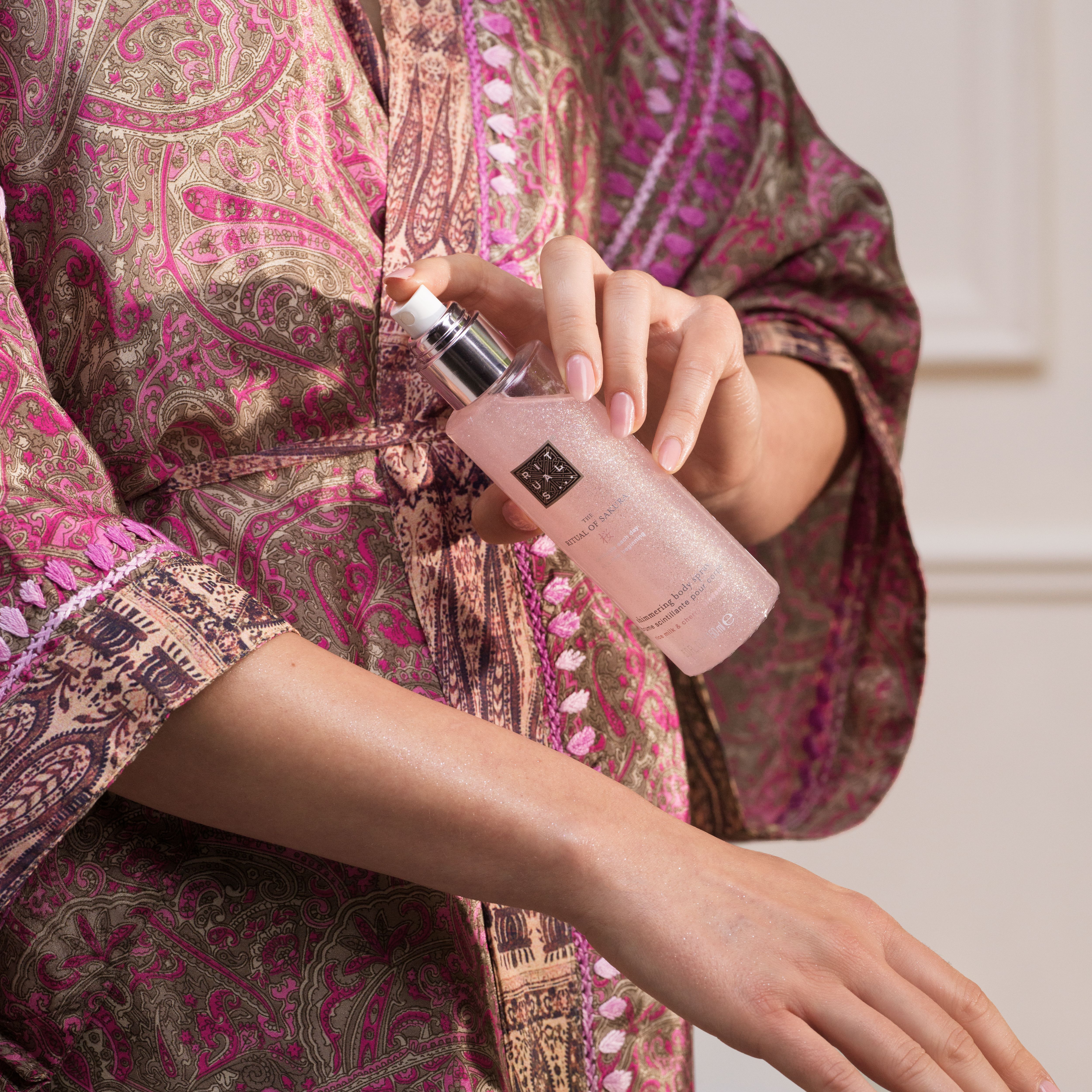 The Ritual of Sakura Shimmering Body Spray 150ml Lifestyle How to Use