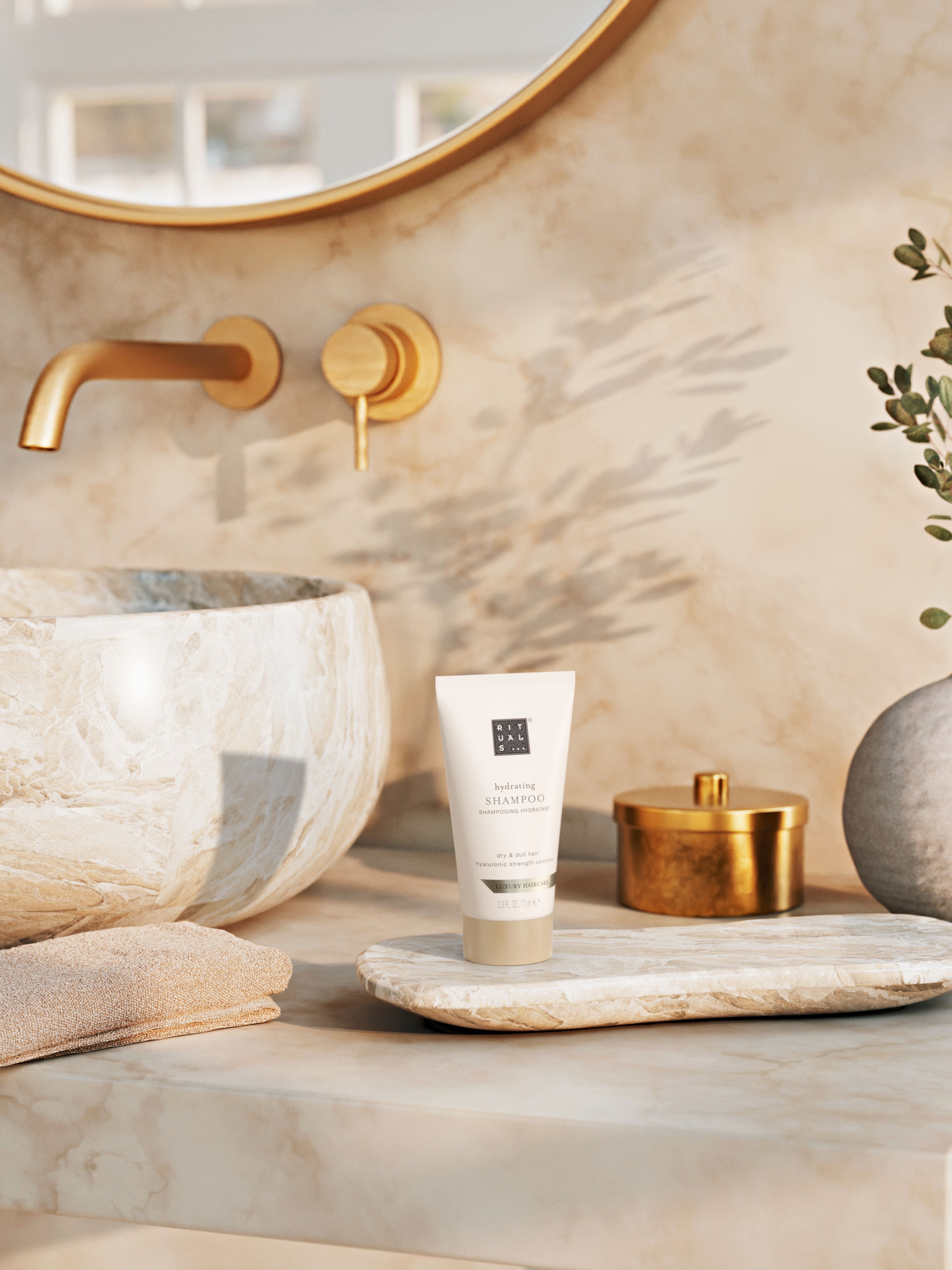 Hydrating Shampoo 70ml Lifestyle with Product