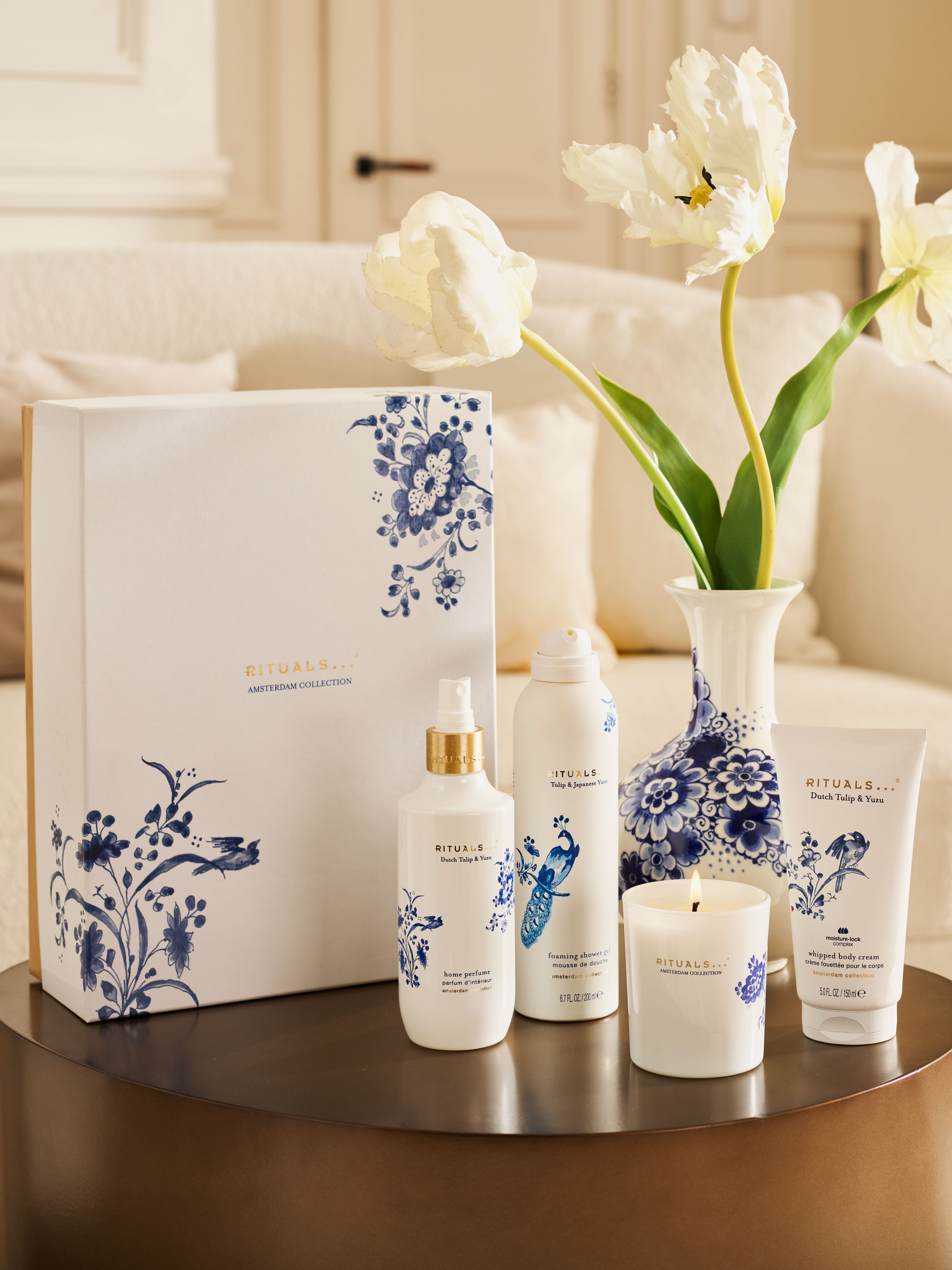 Amsterdam Collection Gift Set Lifestyle with Closed Pack