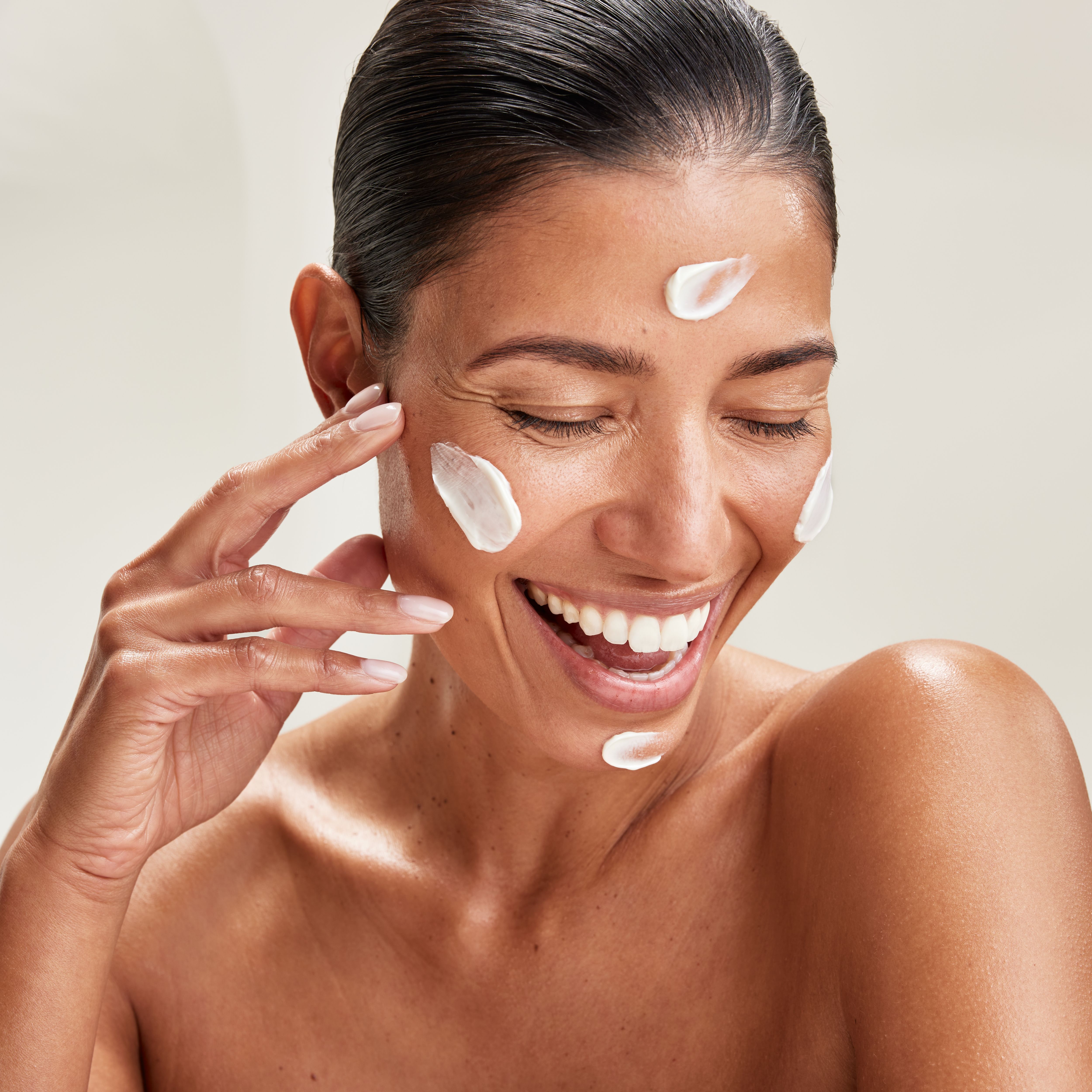 Firming Day Cream Lifestyle How to Use