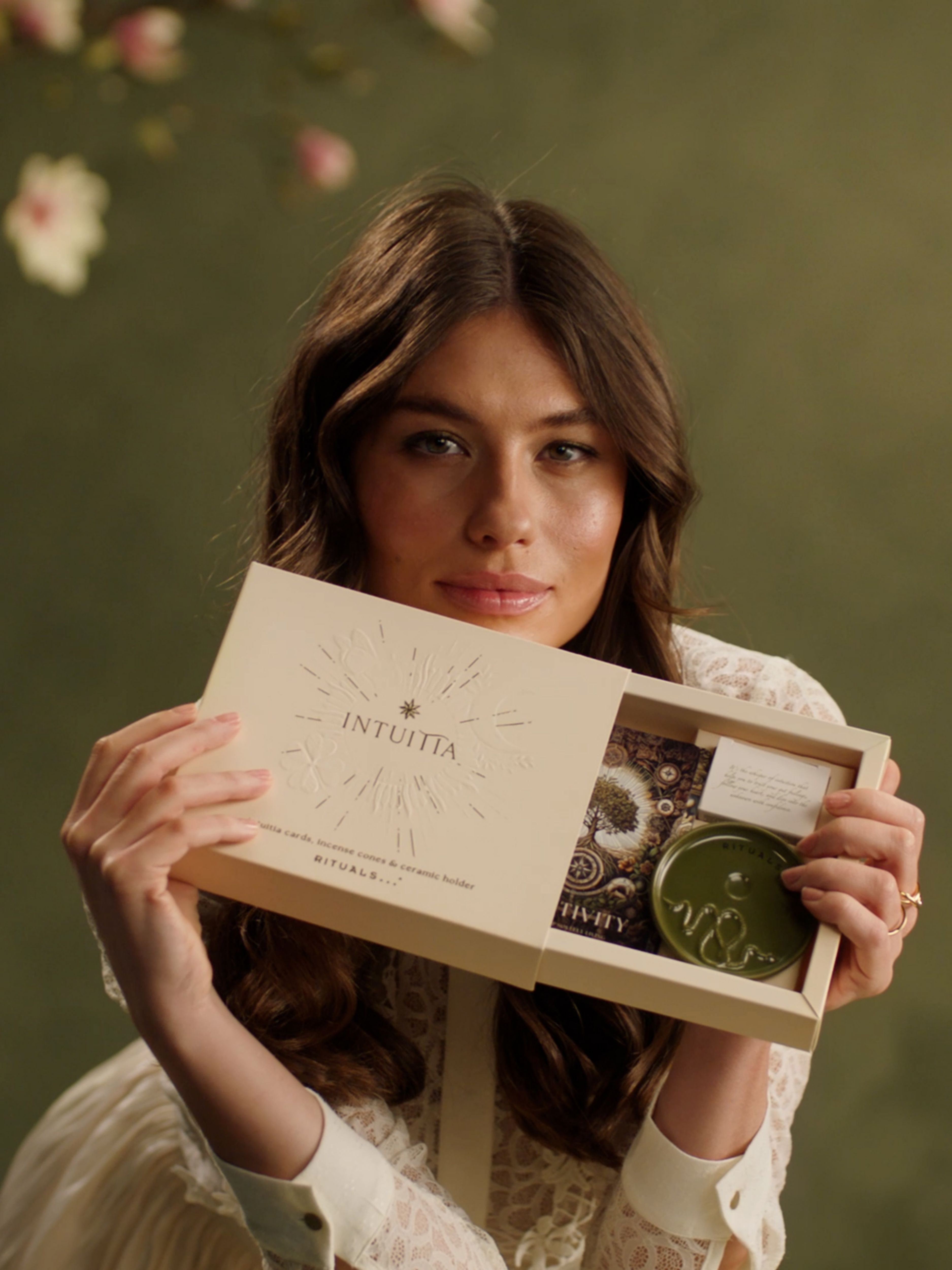 Intuitia Gift Set Small Lifestyle with Open Pack