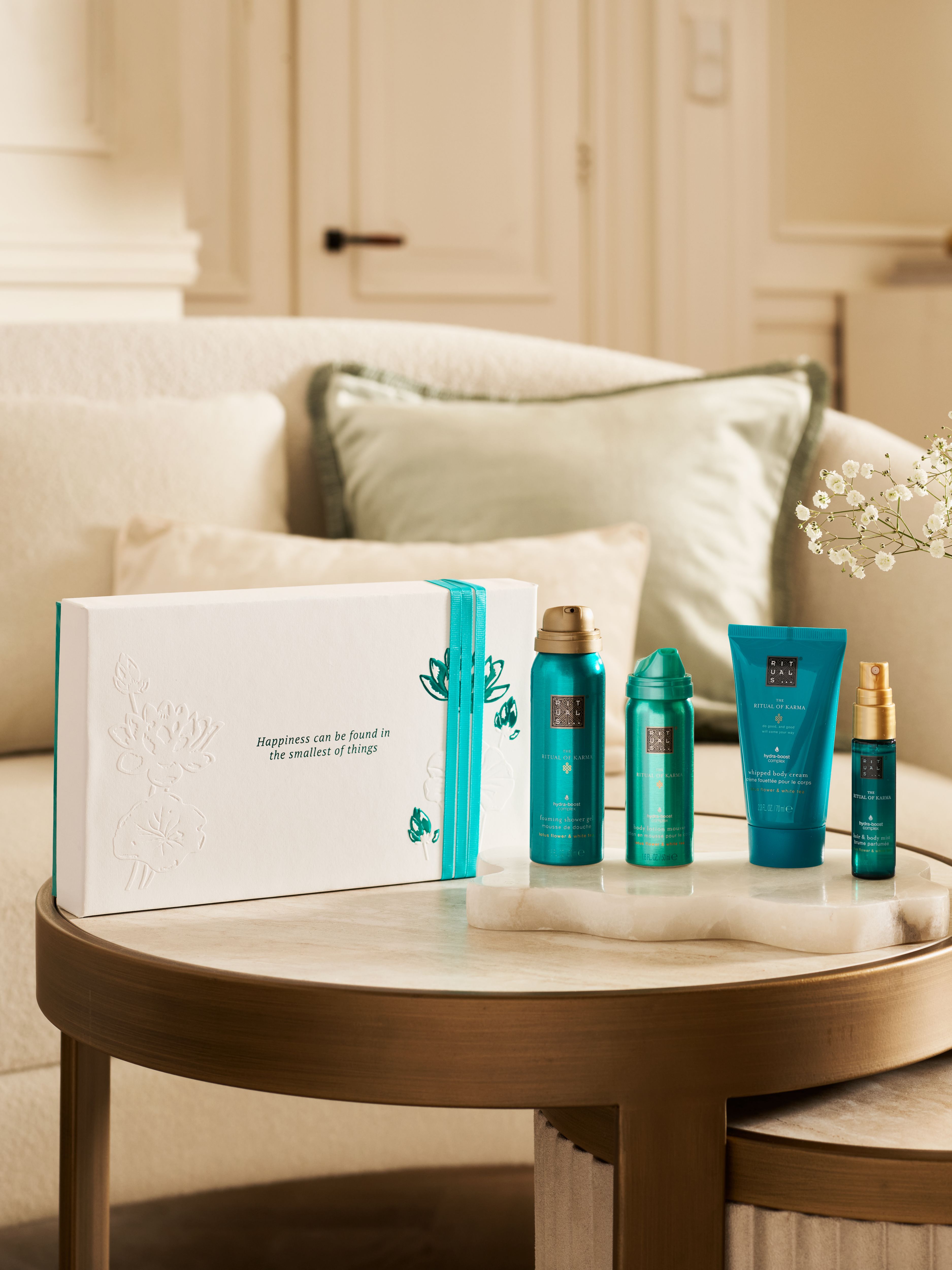 The Ritual of Karma - Small Gift Set 2025 Lifestyle with Closed Pack