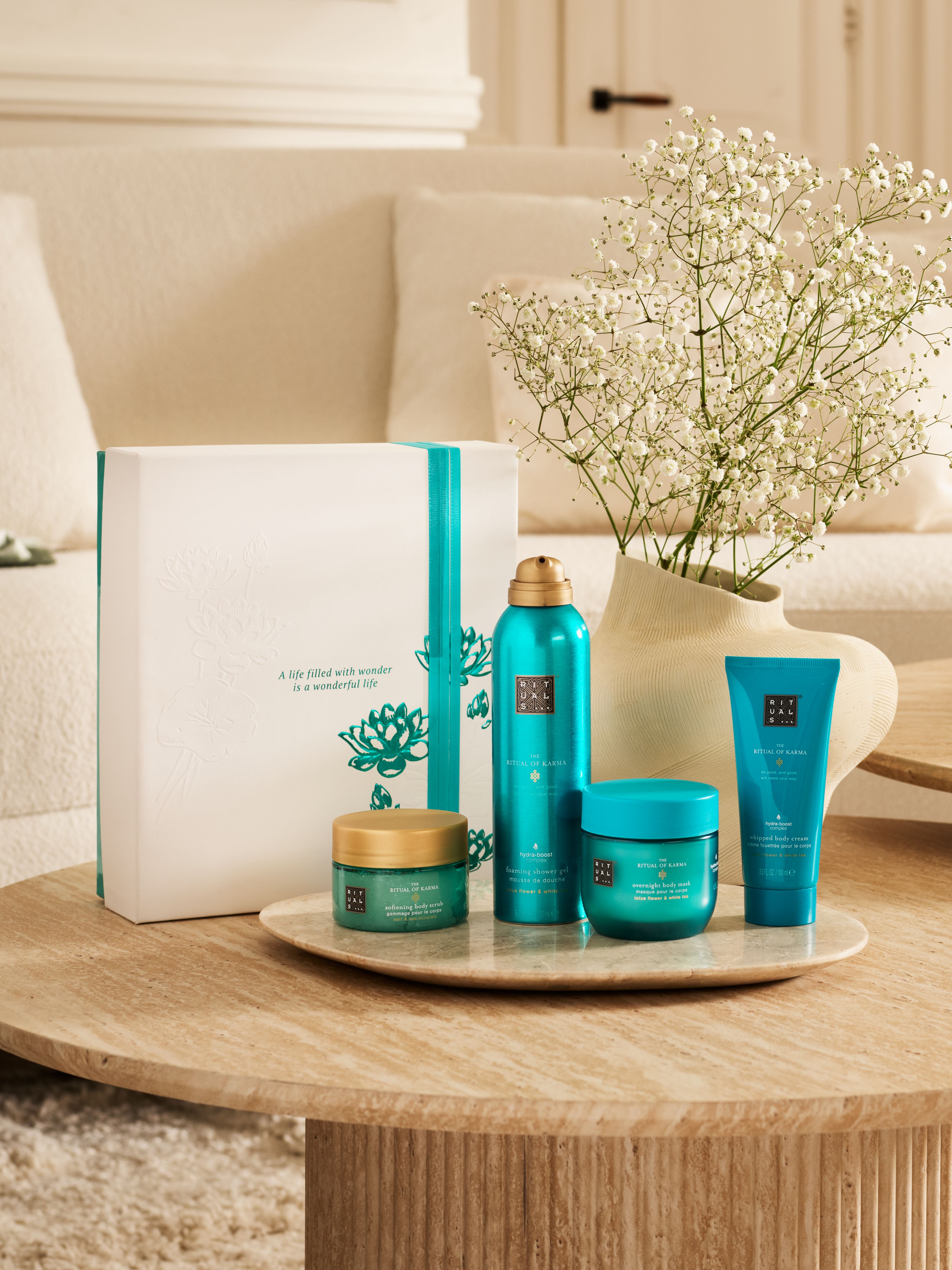 The Ritual of Karma - Medium Gift Set 2025 Lifestyle with Closed Pack