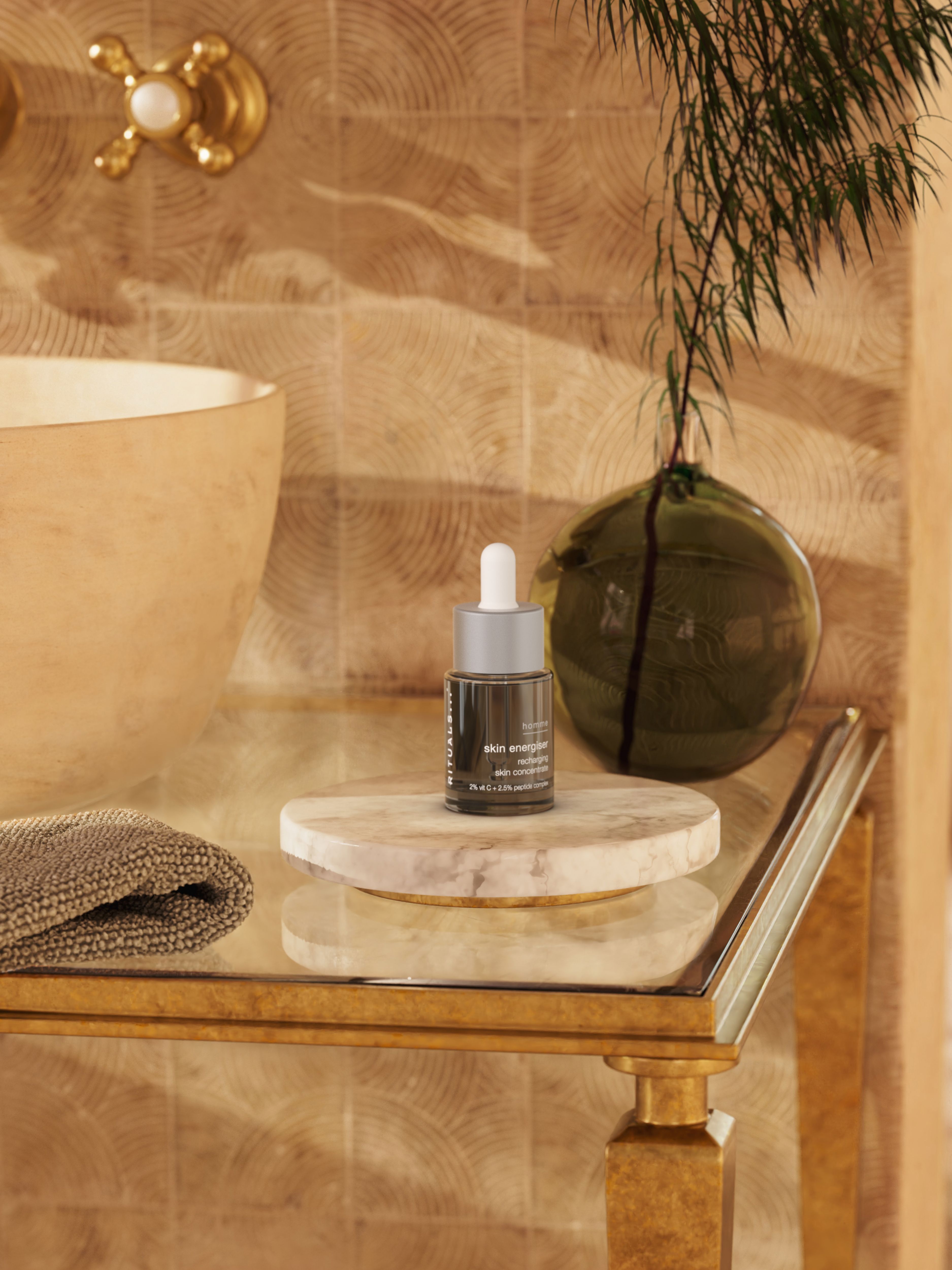 Homme Skin Energiser Recharging Skin Concentrate Lifestyle with Product