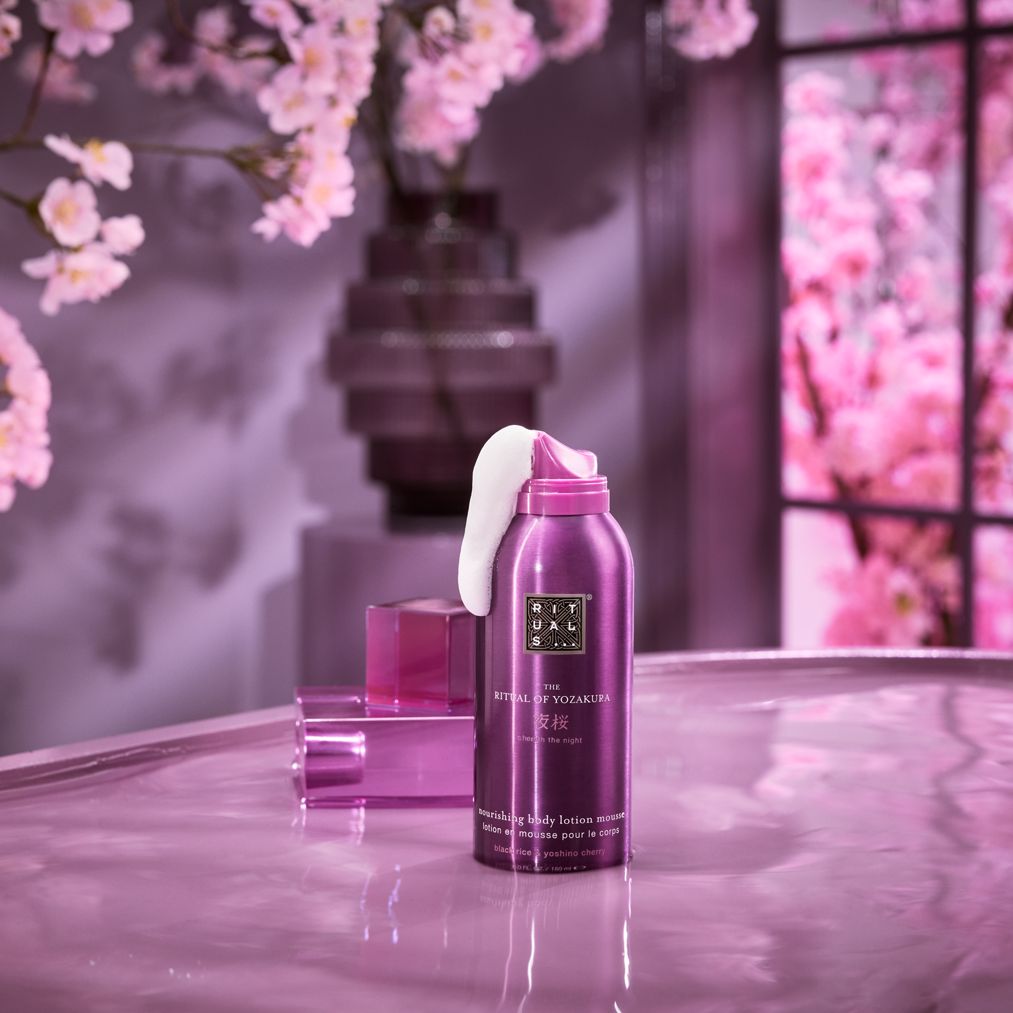 https://rituals.scene7.com/is/image/rituals/1120275-rituals-yo25005-yozakura-body-lotion-mousse-2025:Square?resMode=sharp2&wid=1013&hei=1013