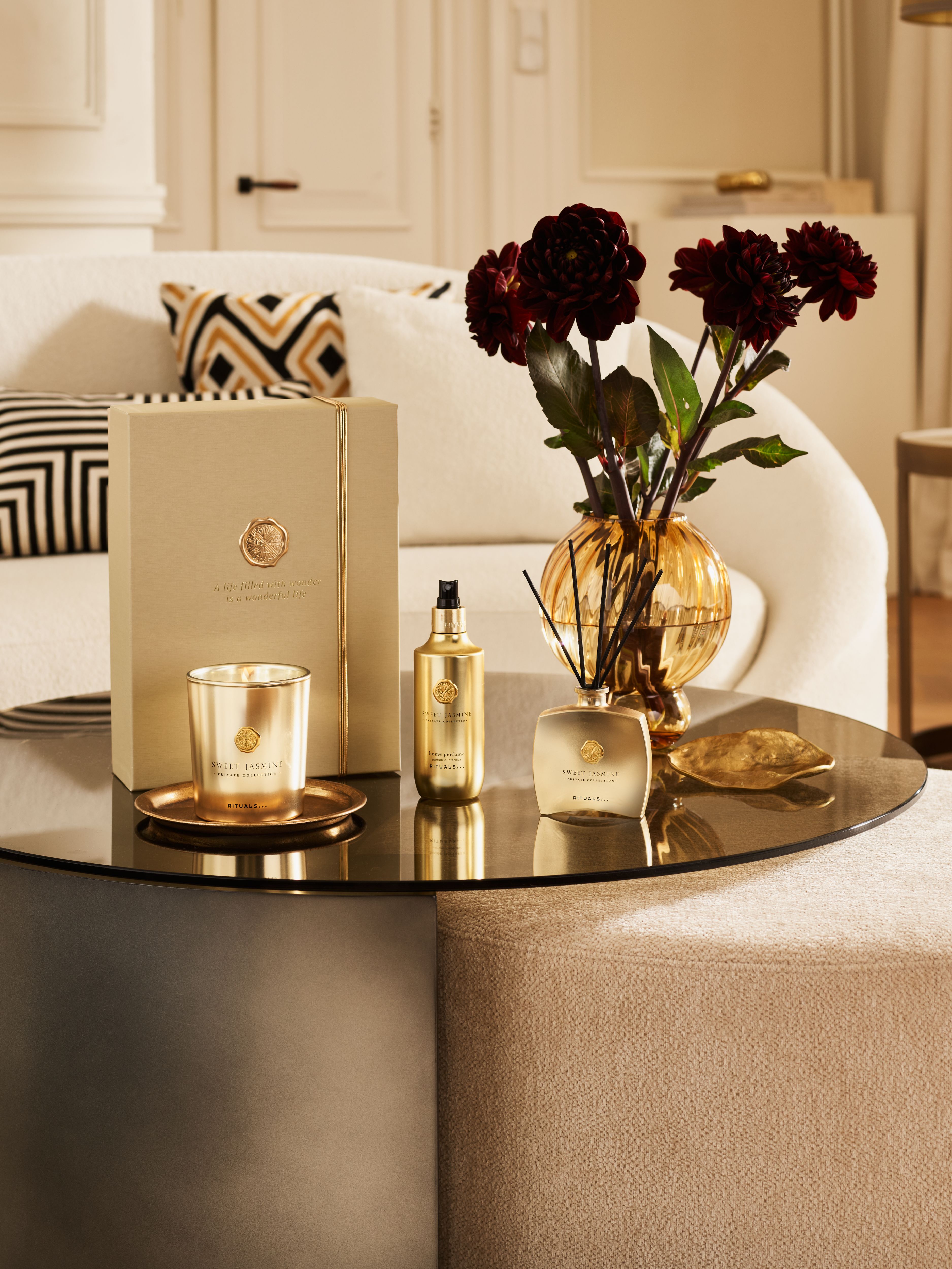 Private Collection - Sweet Jasmine 2025 Lifestyle with Closed Pack