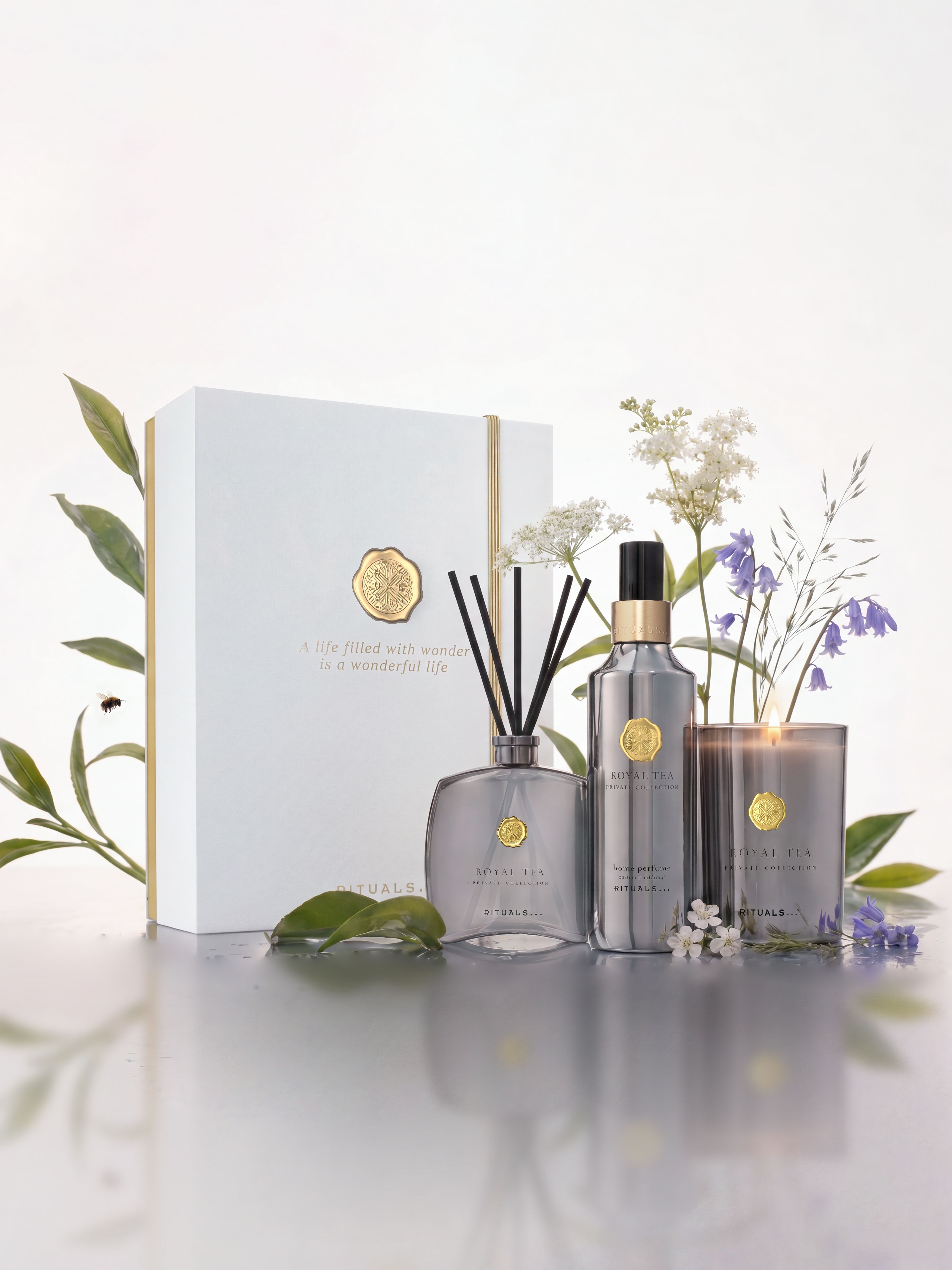 Private Collection - Royal Tea 2025 Lifestyle with Closed Pack