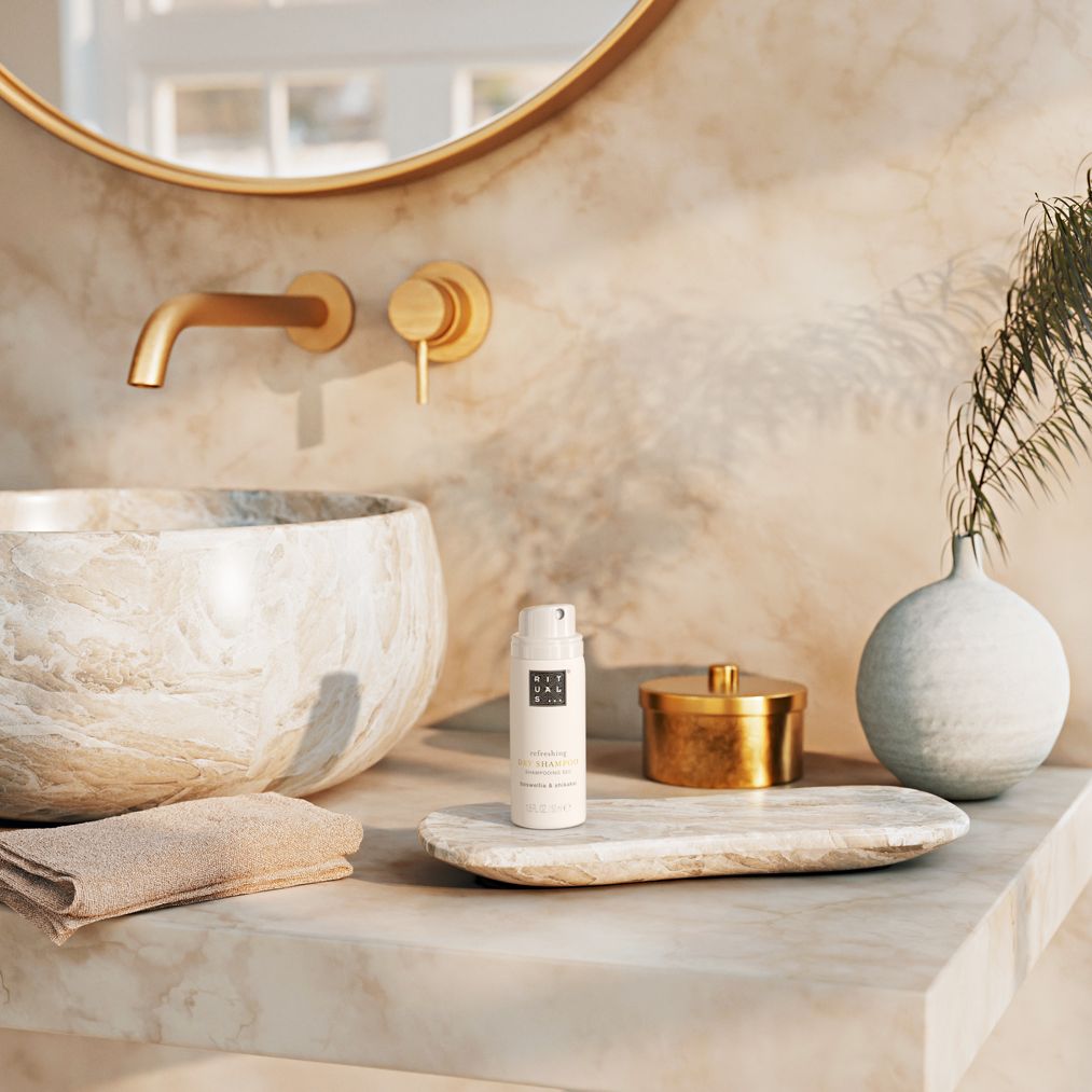 https://rituals.scene7.com/is/image/rituals/1120345-re25001-refreshing-dry-shampoo-50ml:Square?resMode=sharp2&wid=1013&hei=1013