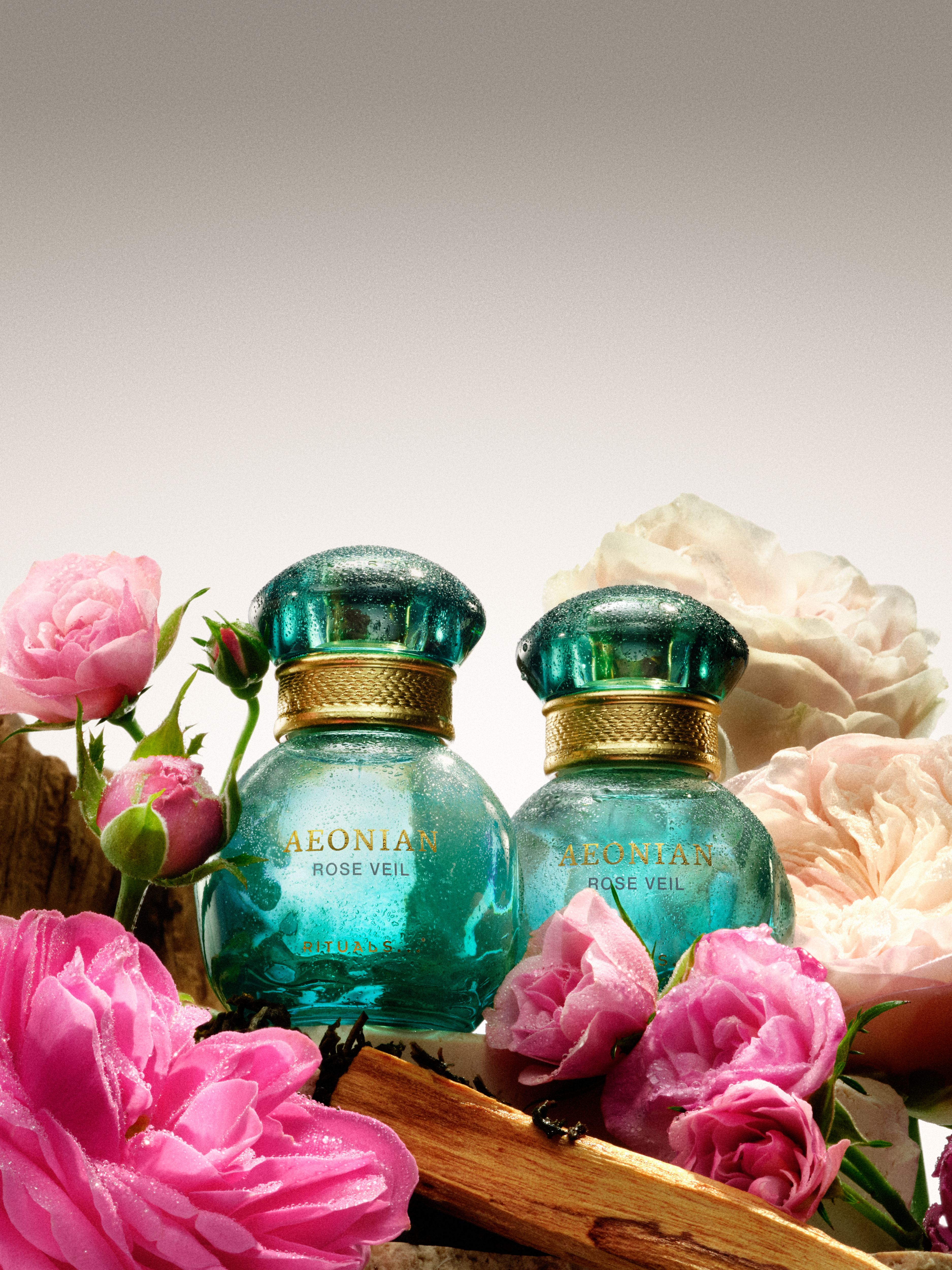 Rose Veil 15ml Lifestyle with Product