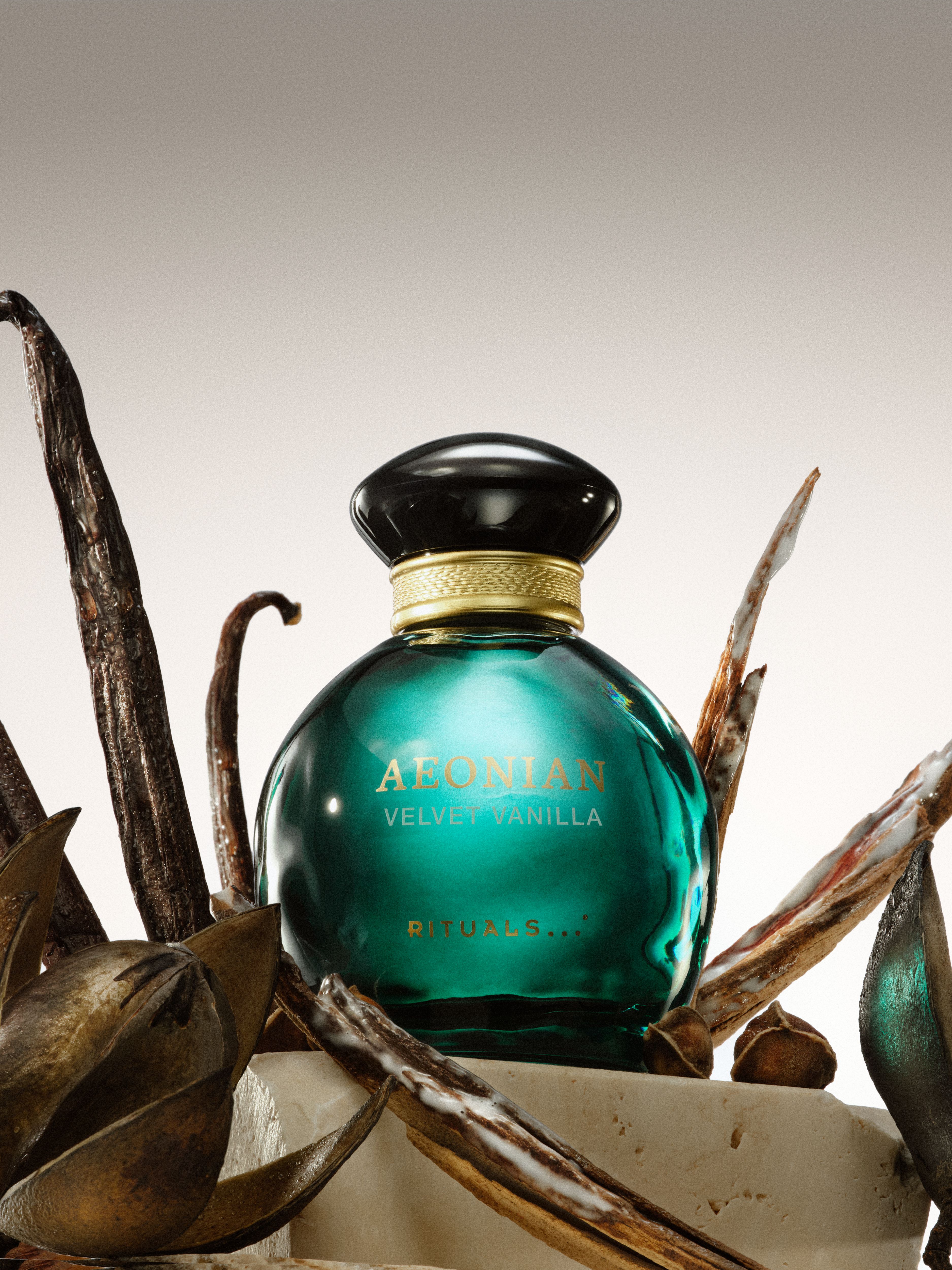 Velvet Vanilla 60ml Lifestyle with Product