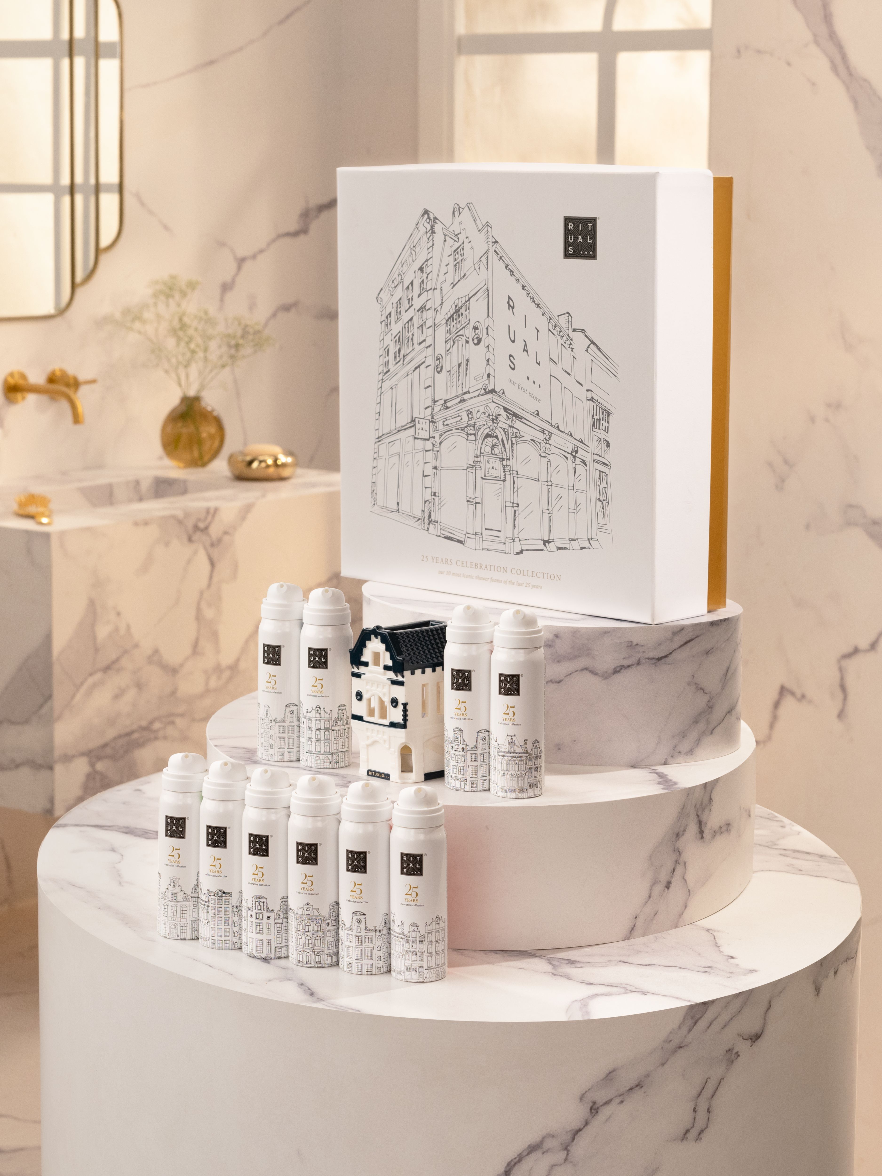 25 Years Celebration Set Lifestyle with Closed Pack