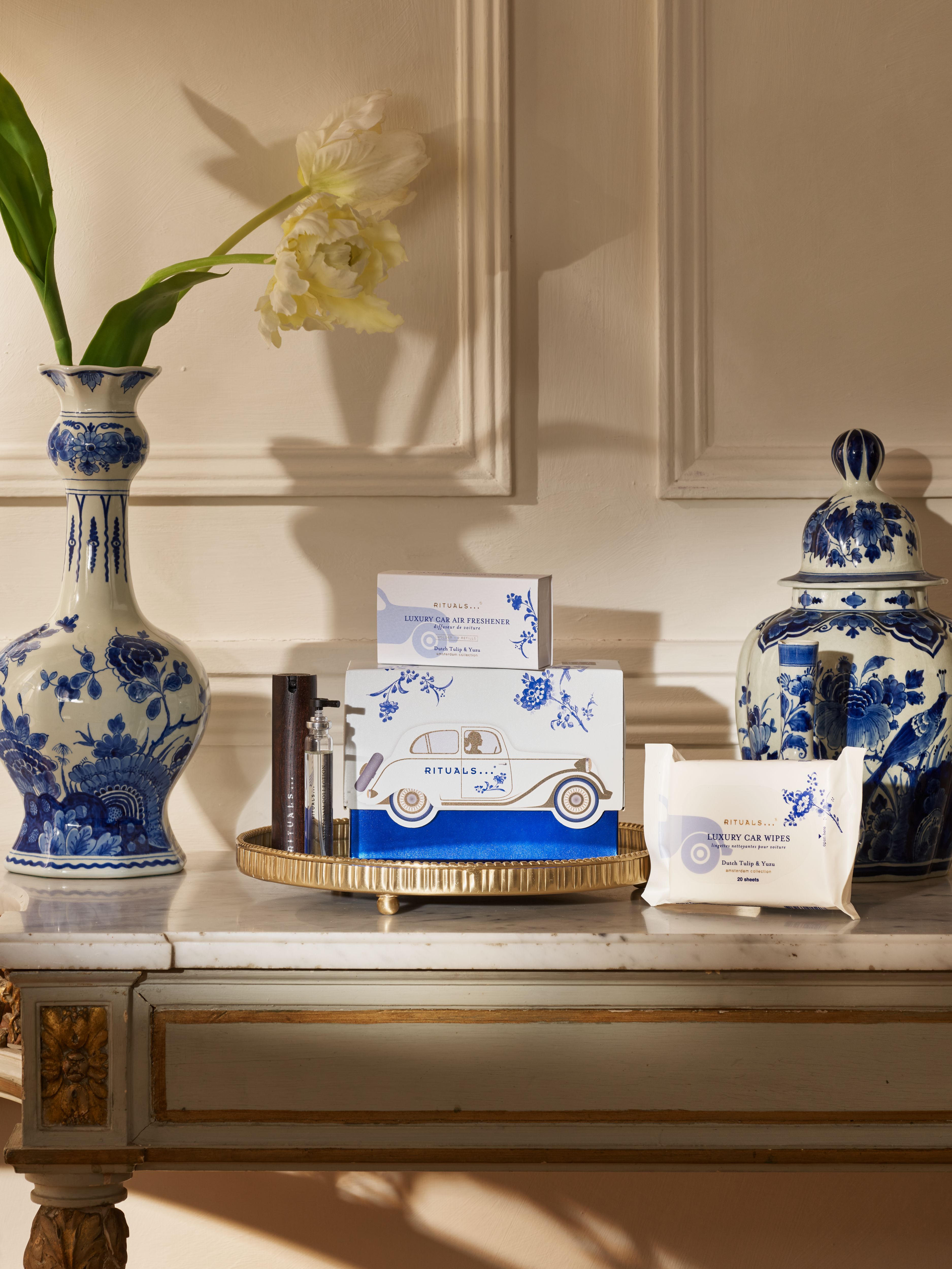 Car Gift Set Amsterdam Collection 2025 Lifestyle with Closed Pack