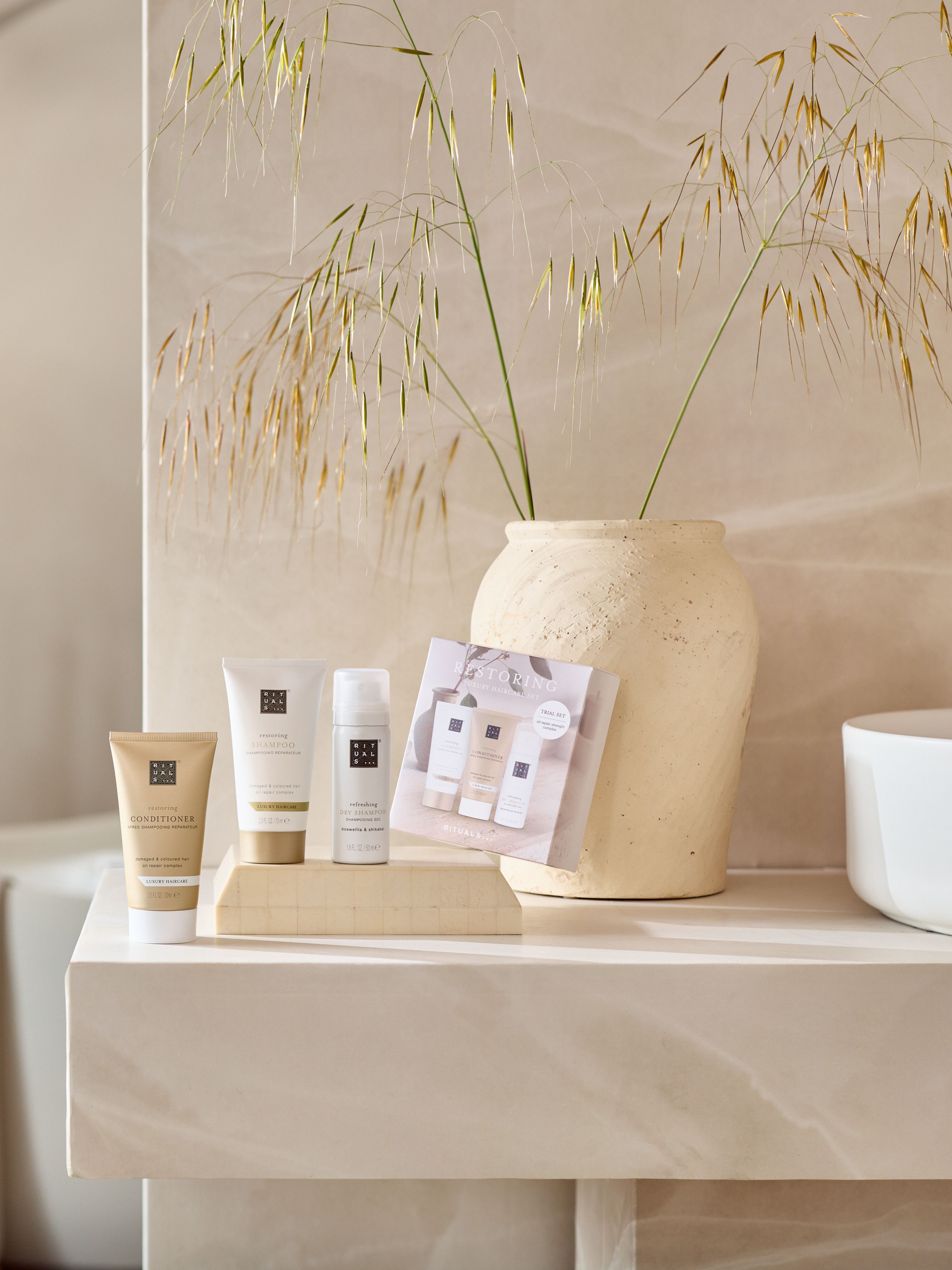 Hair Care Set - Restoring Lifestyle with Closed Pack