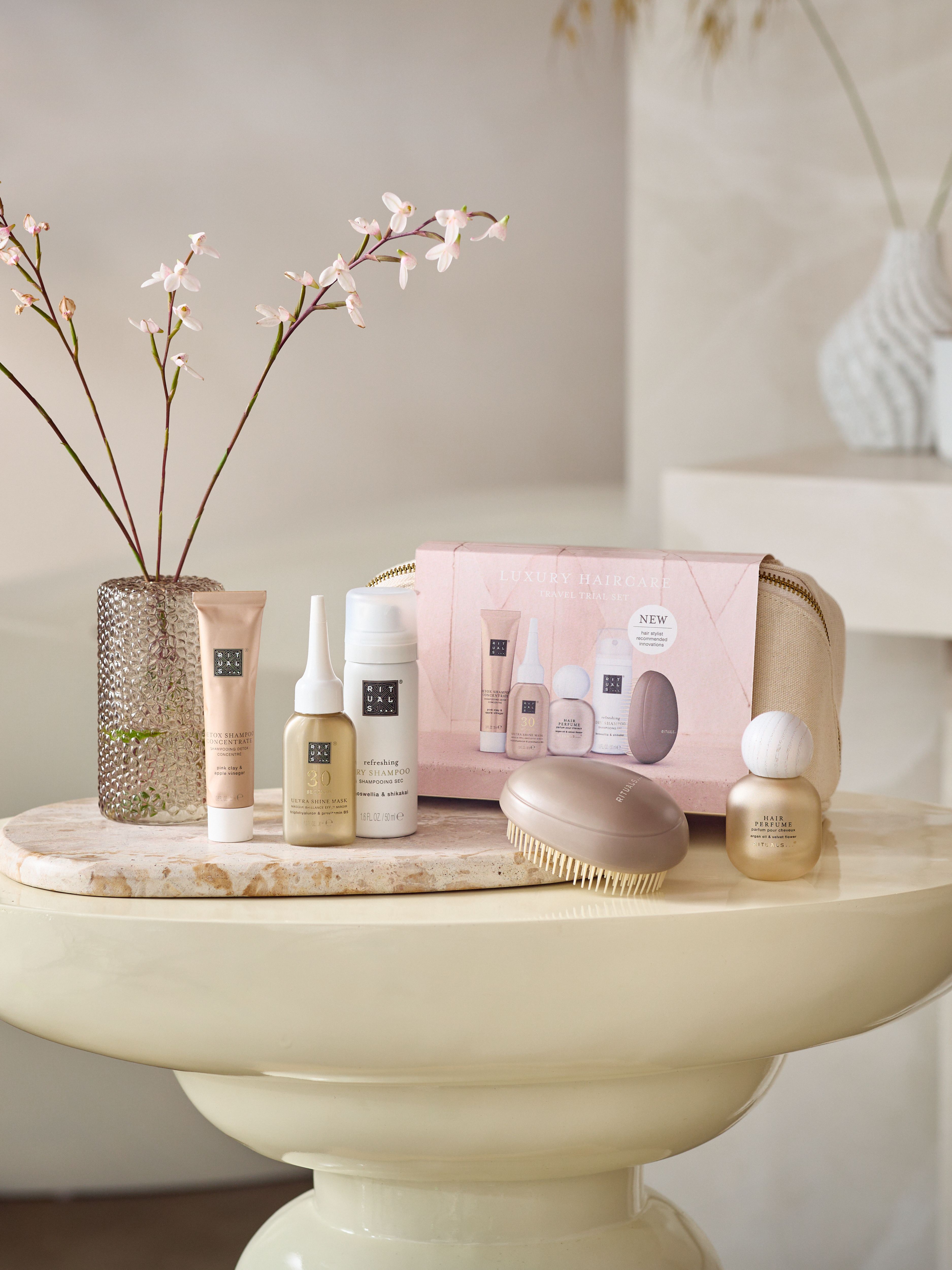 Hair Care - Trial Set Lifestyle with Closed Pack