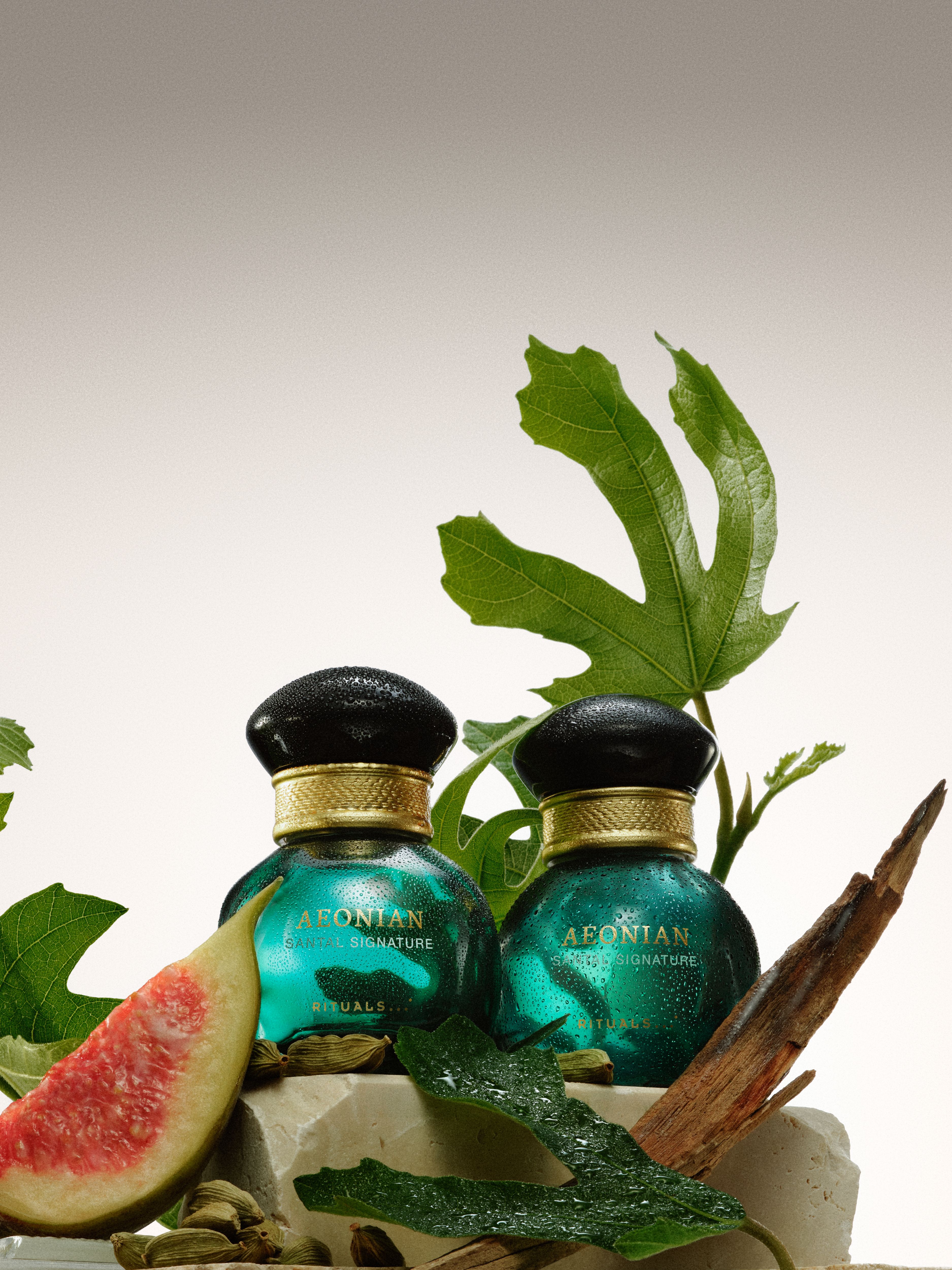 Santal Signature 15ml Lifestyle with Product